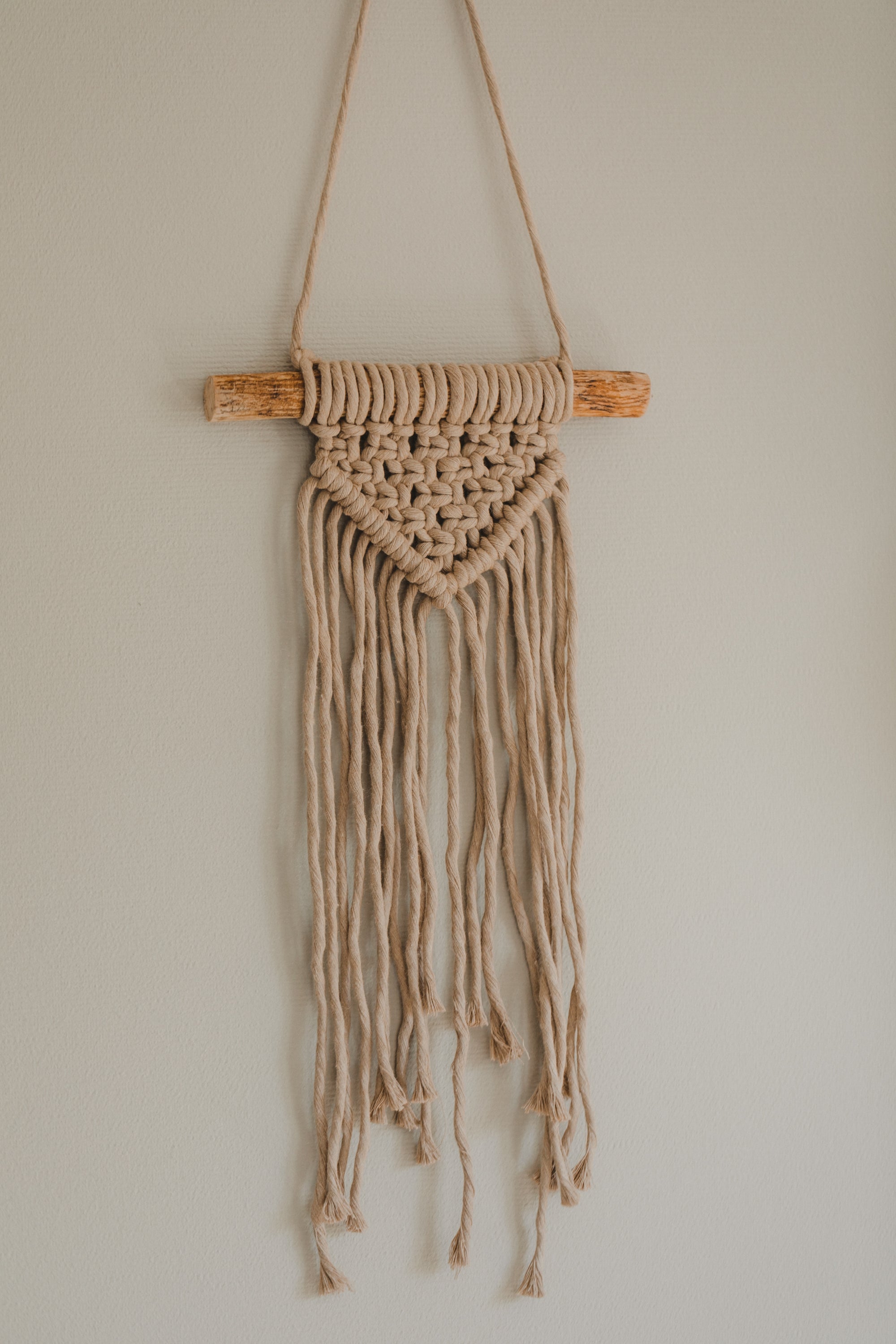 D - Macrame wall hanging sand