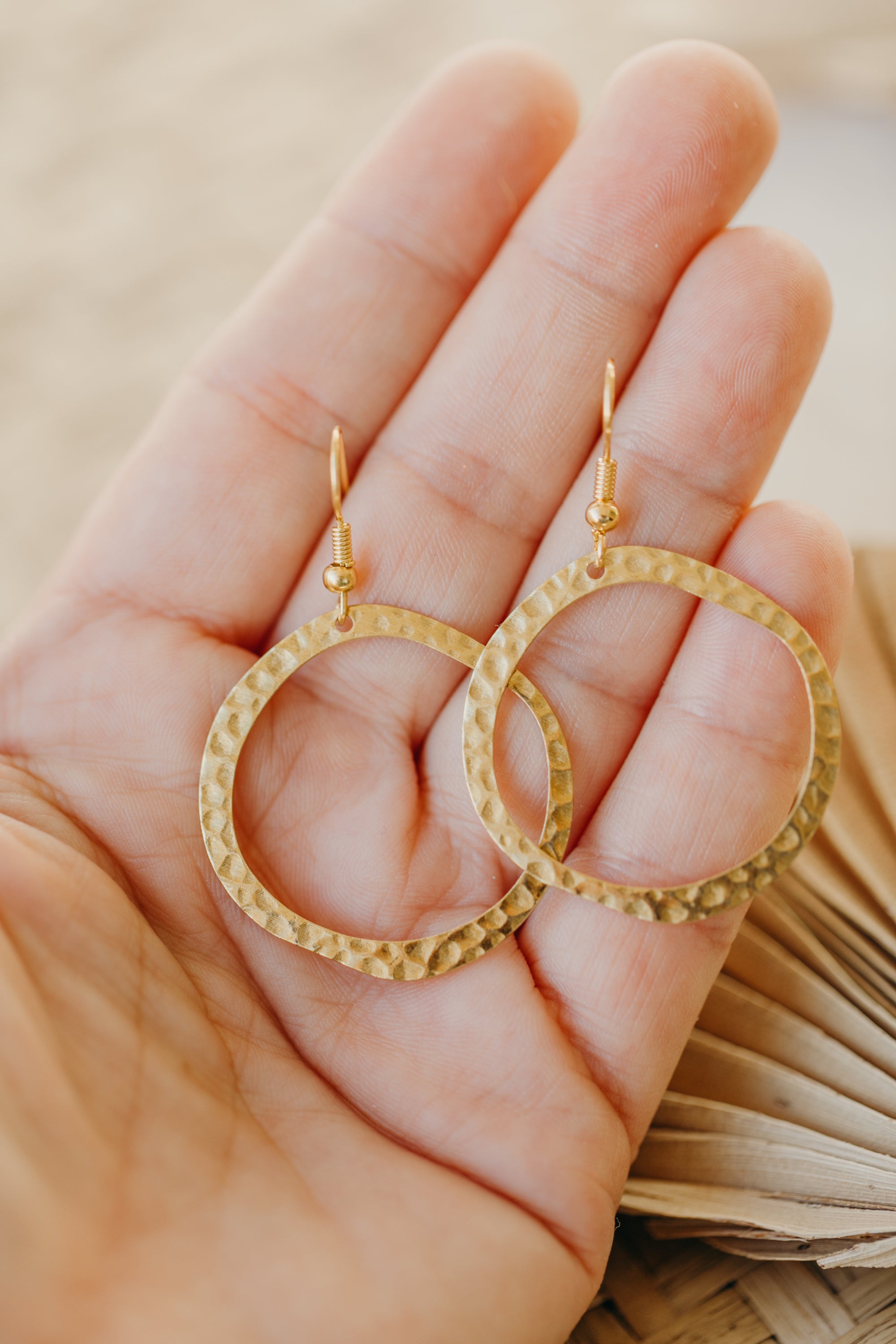 EDDA - ovale gemusterte Messing Ohrringe