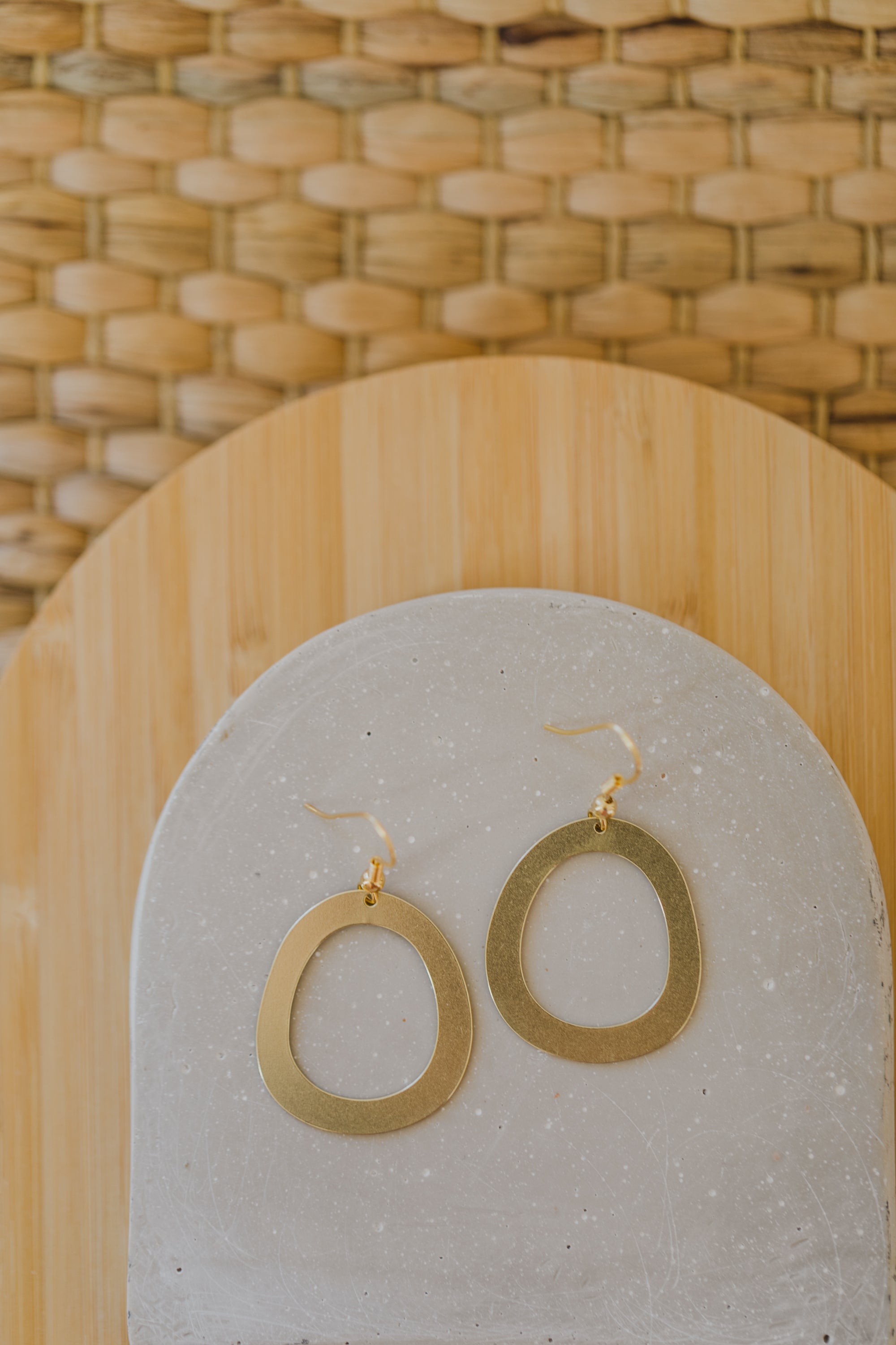 Messing Ohrringe oval mit Aussparung