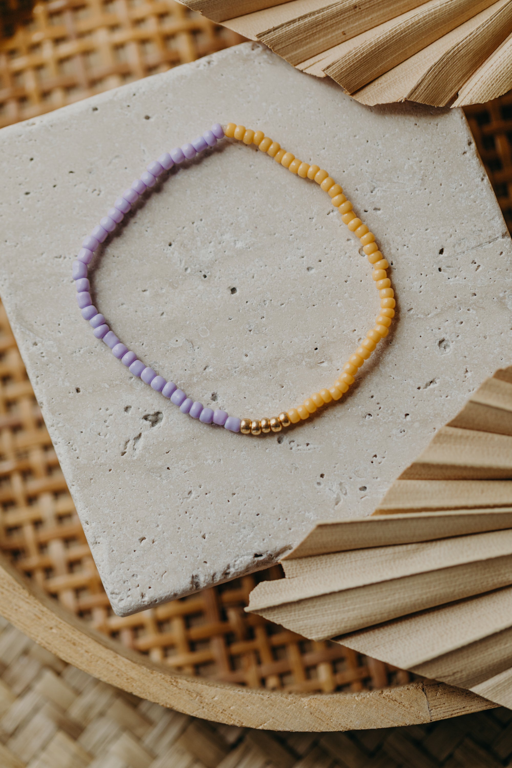 two-tone glass bead bracelet blue & cream
