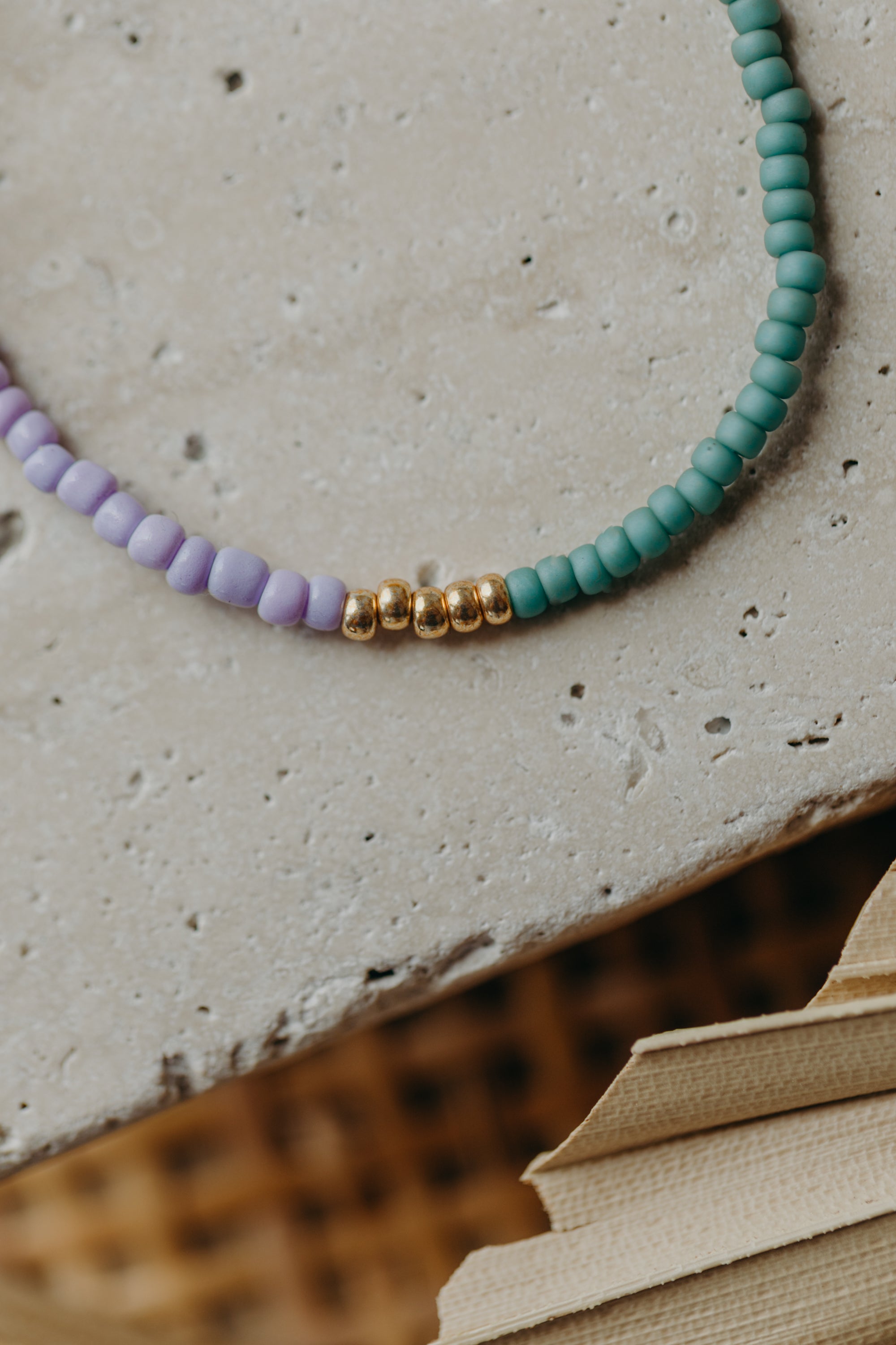 two-tone glass bead bracelet blue & cream