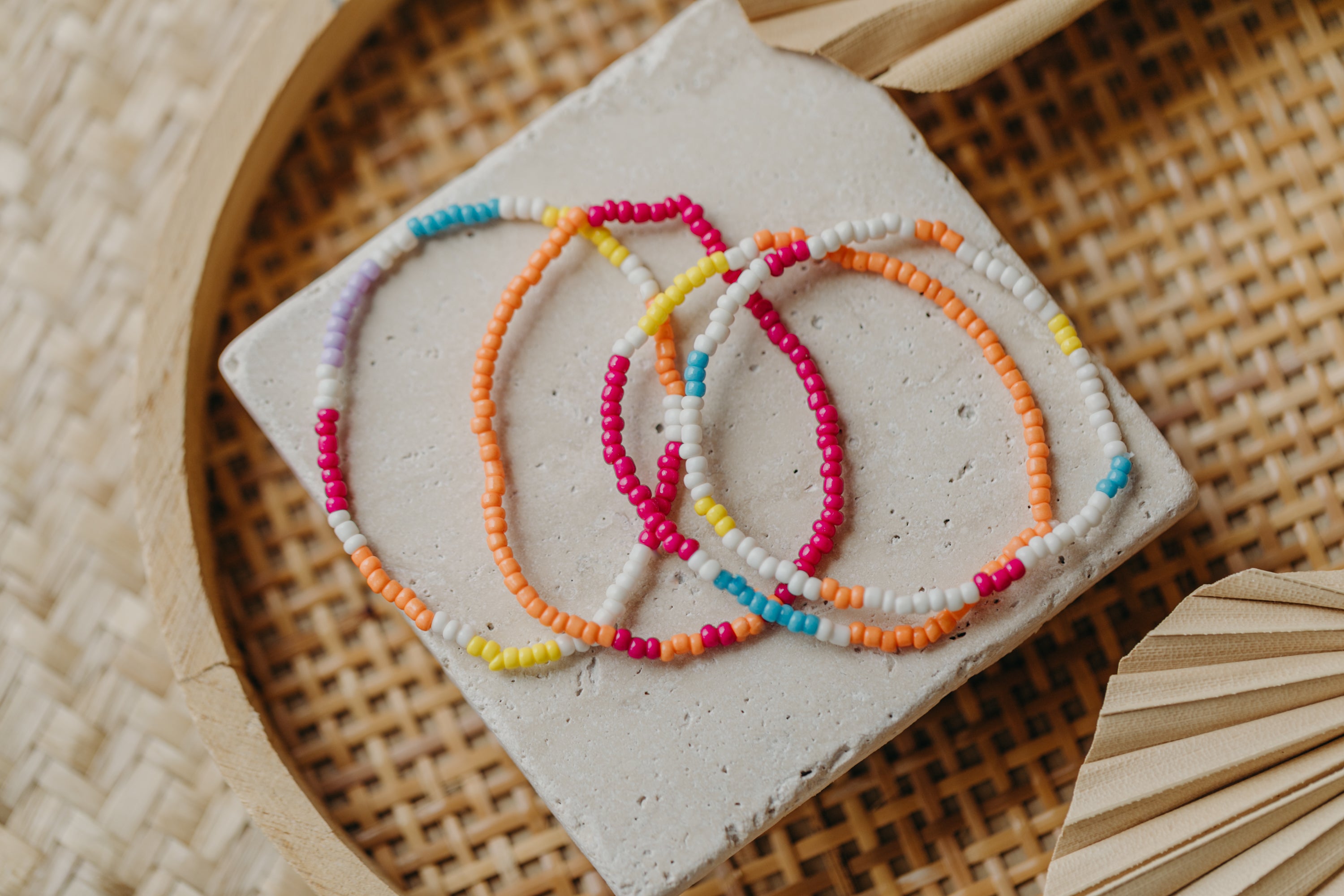 two-tone glass bead bracelet blue & cream