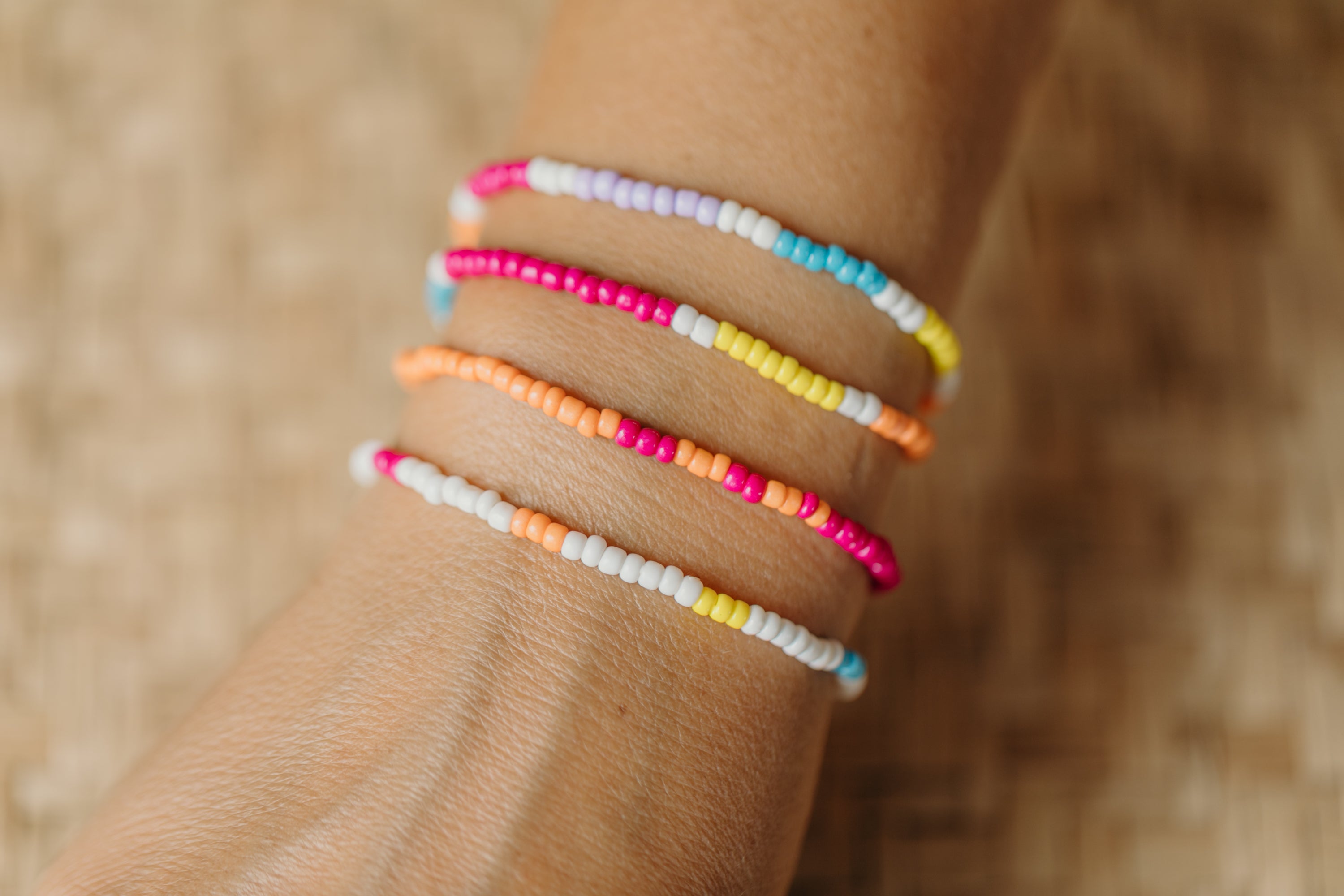 two-tone glass bead bracelet blue & cream