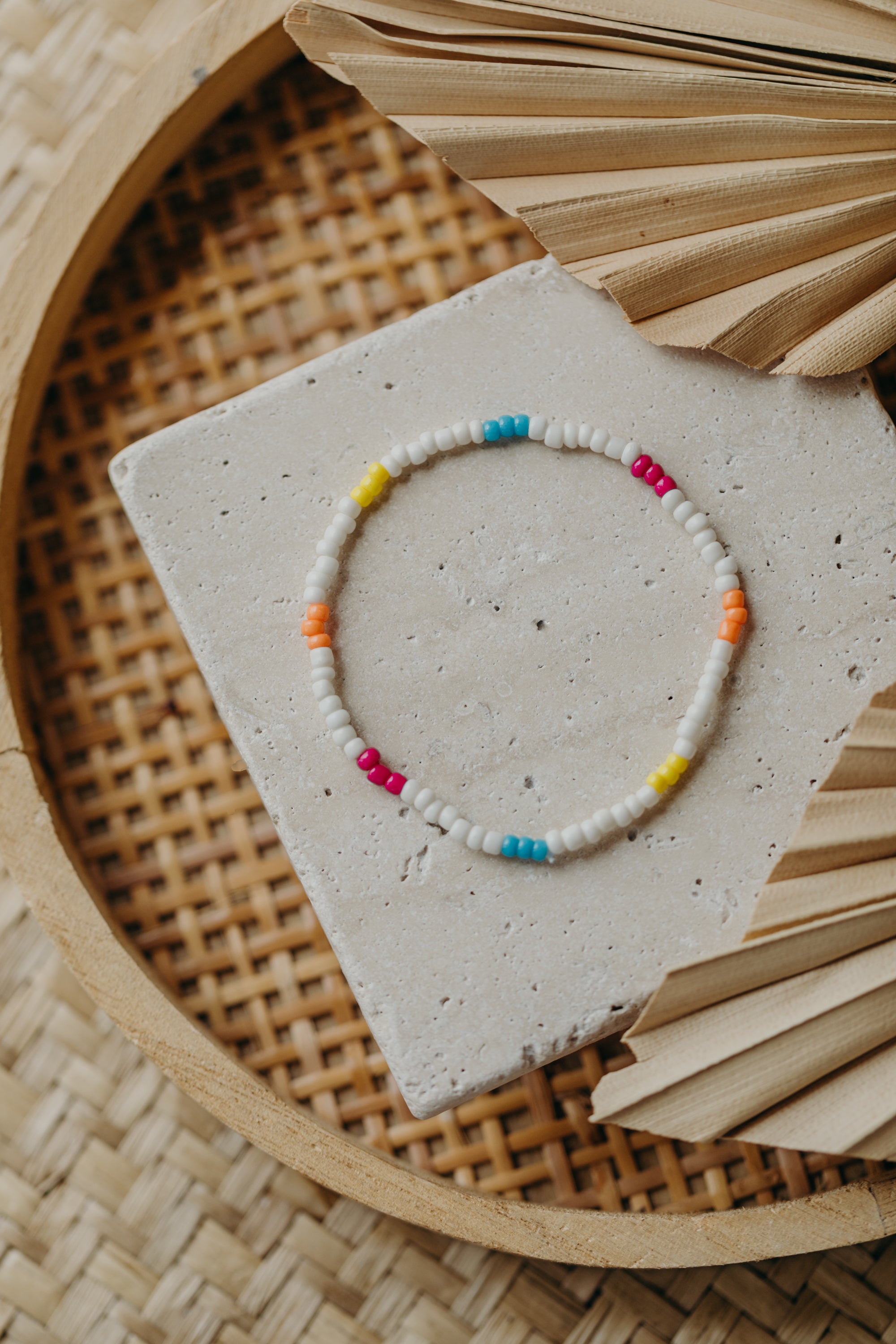 two-tone glass bead bracelet blue & cream