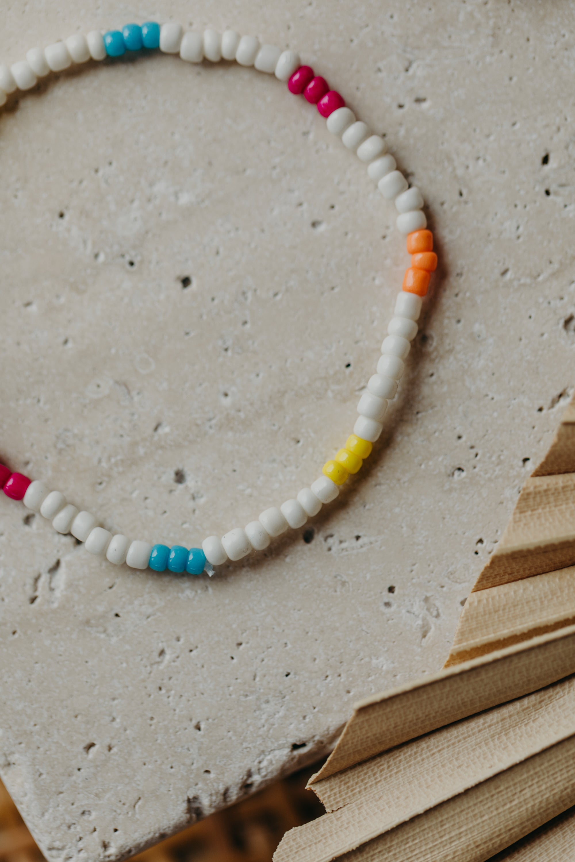 two-tone glass bead bracelet blue & cream