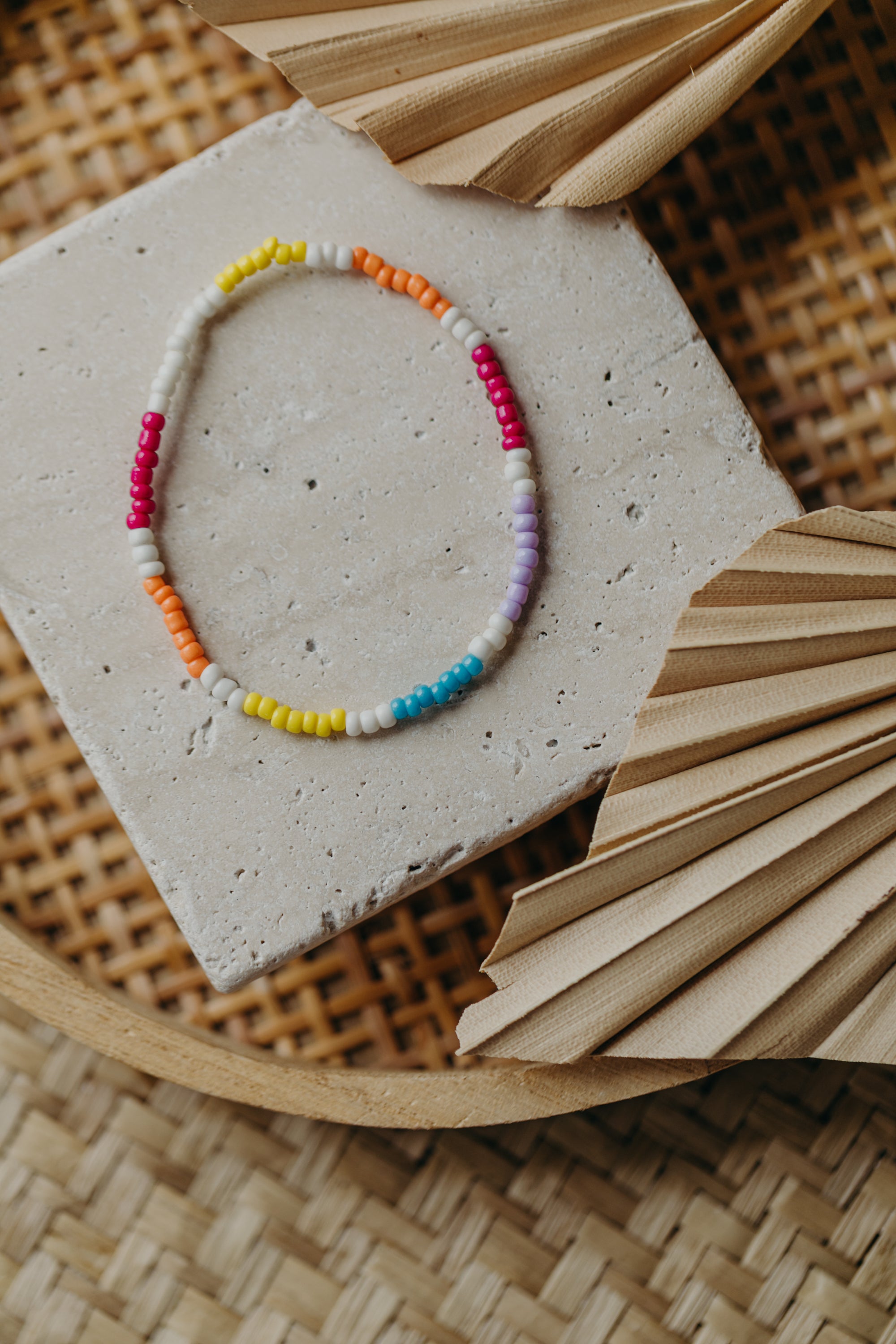 two-tone glass bead bracelet blue & cream