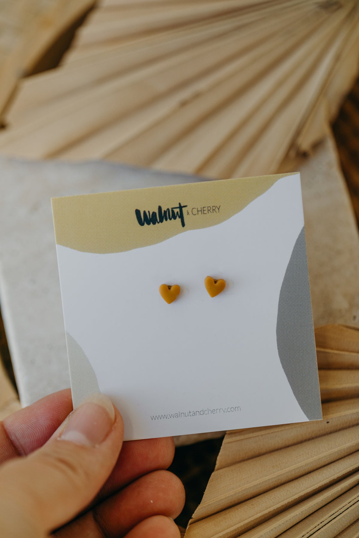 IDA - Mini Herz Ohrstecker aus Polymer Ton (5mm)