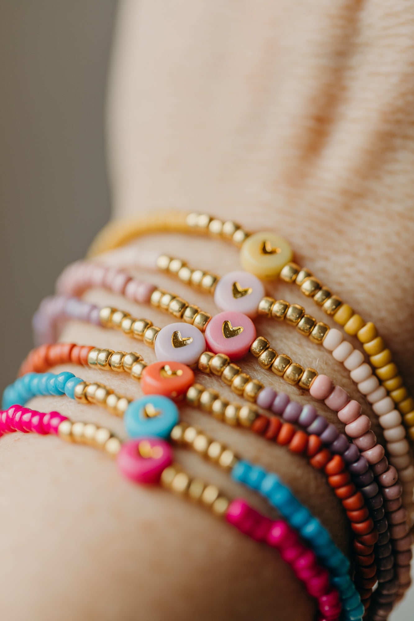 Herz Perlenarmband in flieder
