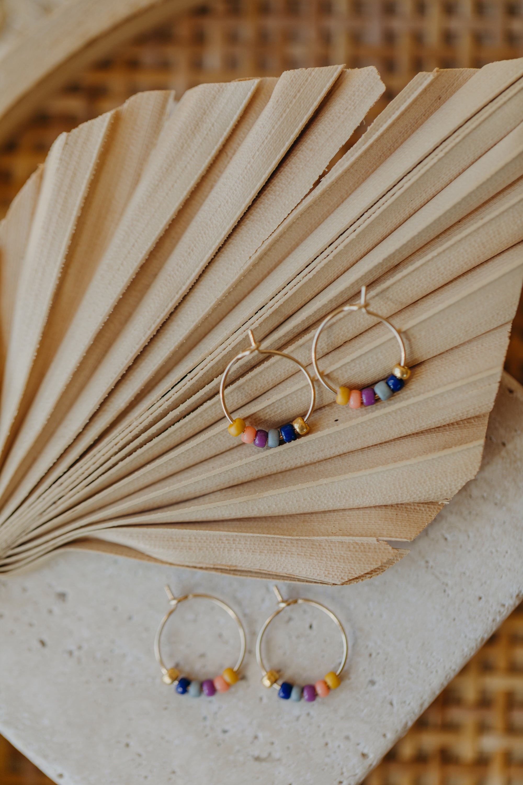 BARCELONA - filigrane Creolen mit bunten Perlen