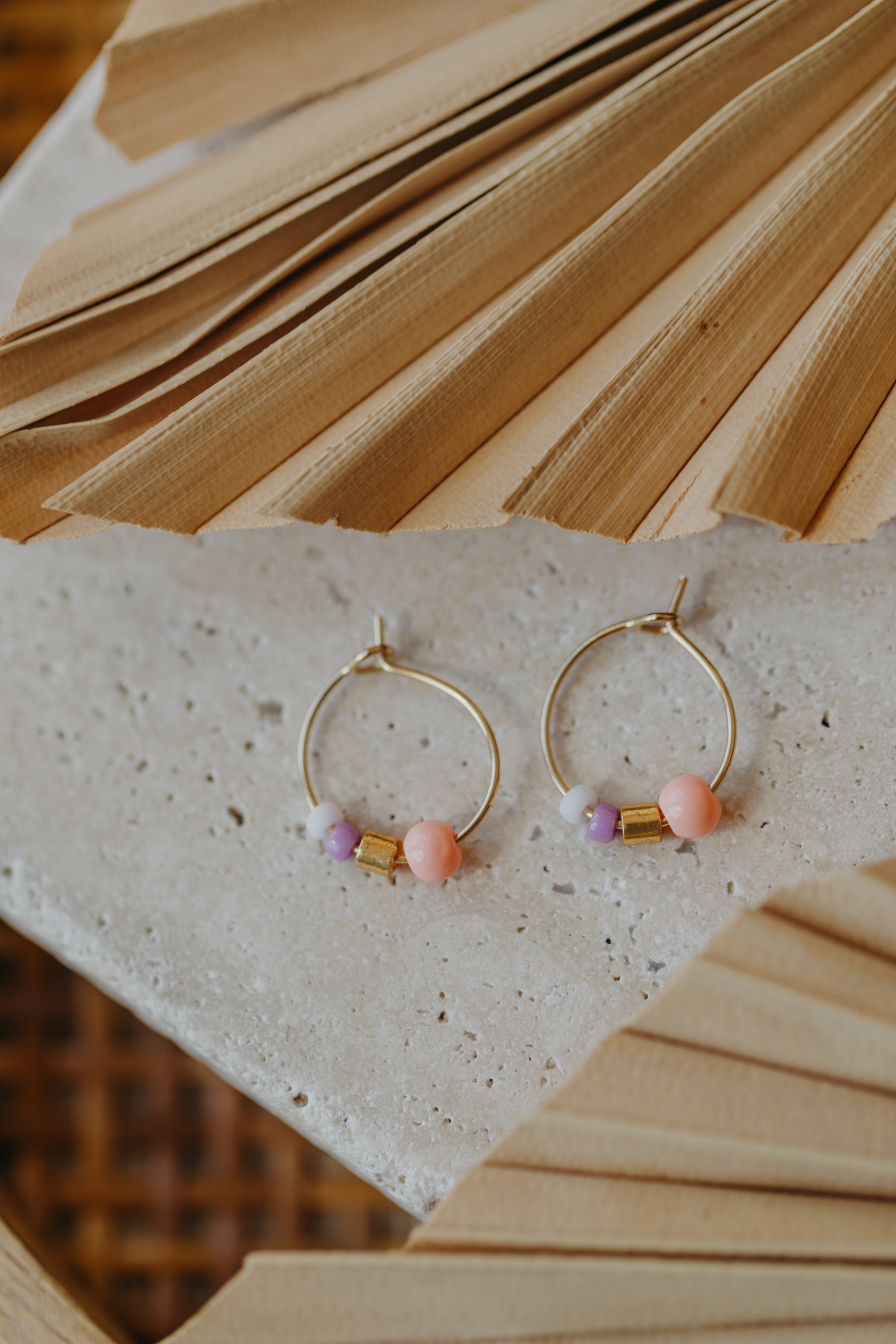 SAINT TROPEZ - filigrane Creolen mit bunten Perlen