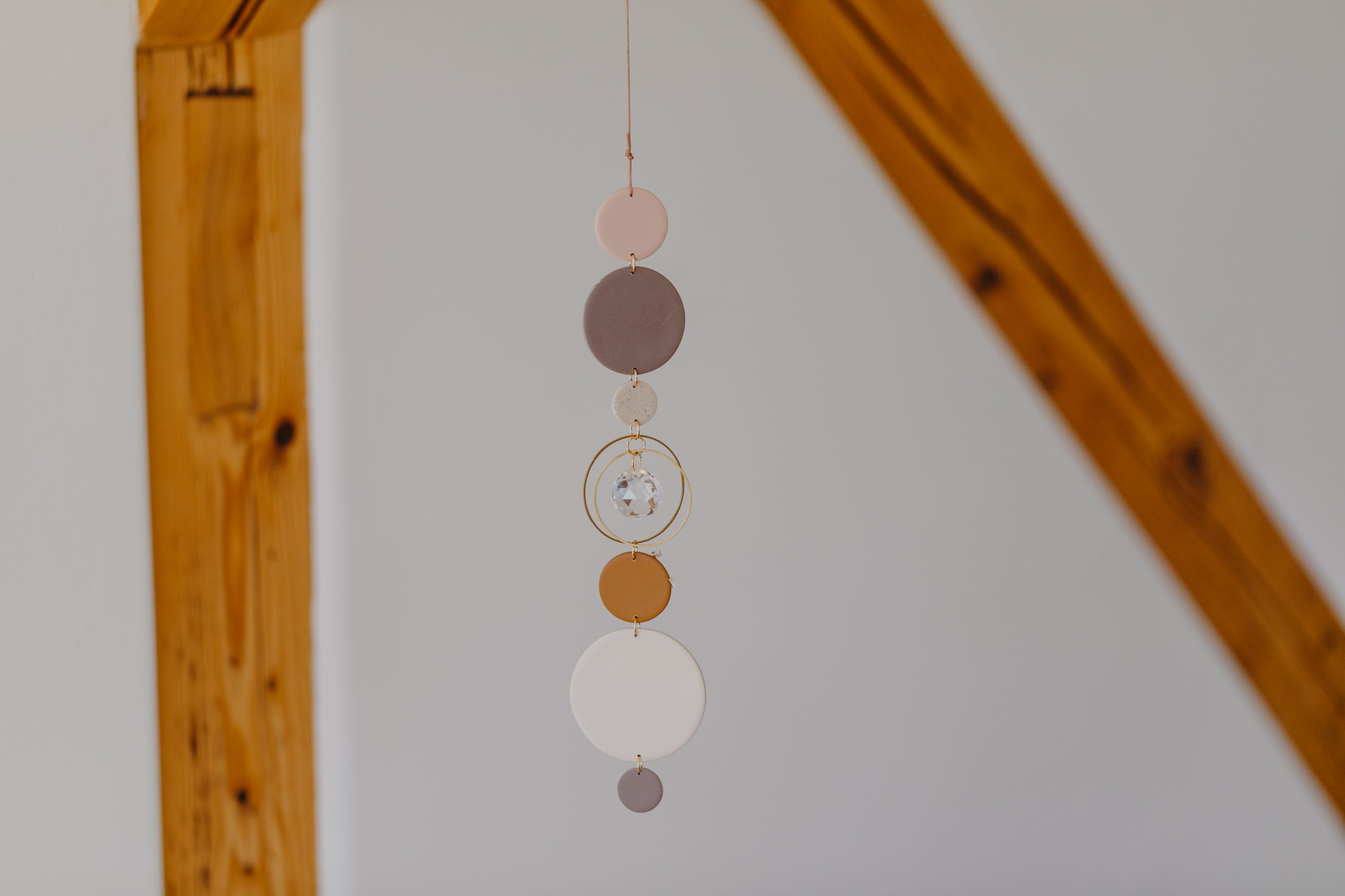 Sonnenfänger 001 mit Punkten in rosa, kieselstein, cognac und vanille