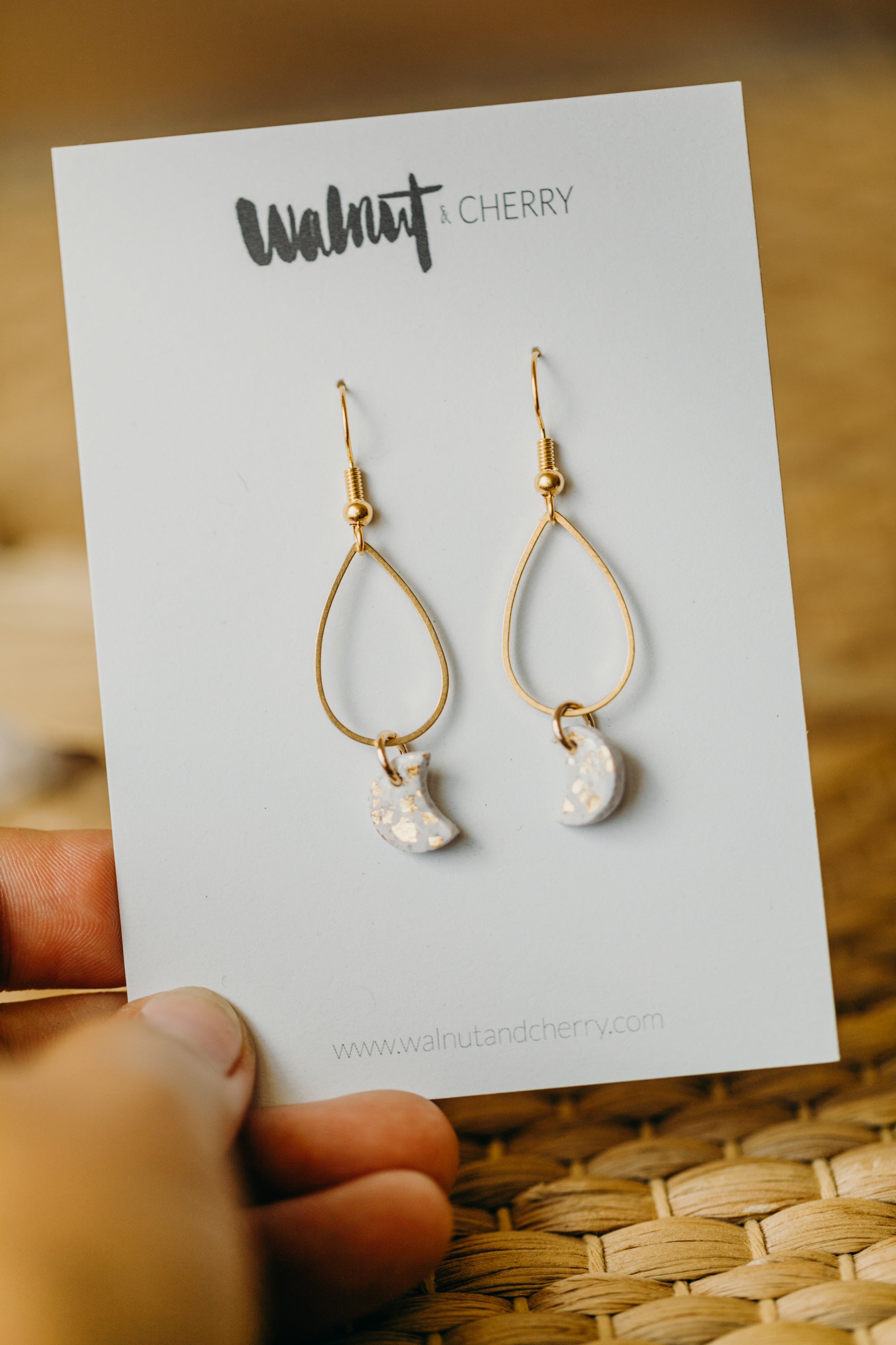 Polymer Ton Ohrringe mit Tropfen Messinganhänger und Mond