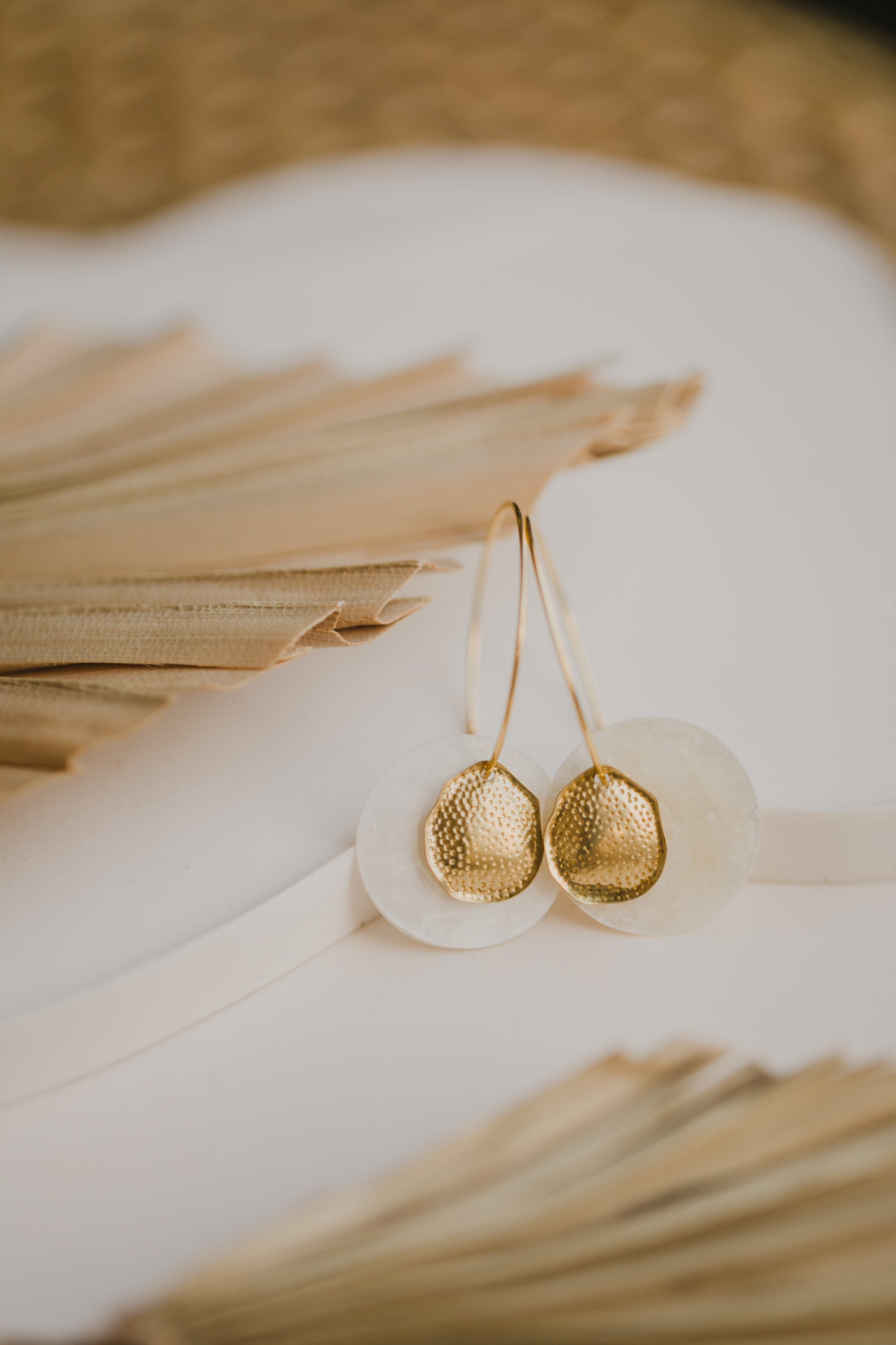 OLEA - filigree creole made of titanium with shell plate and brass pendant