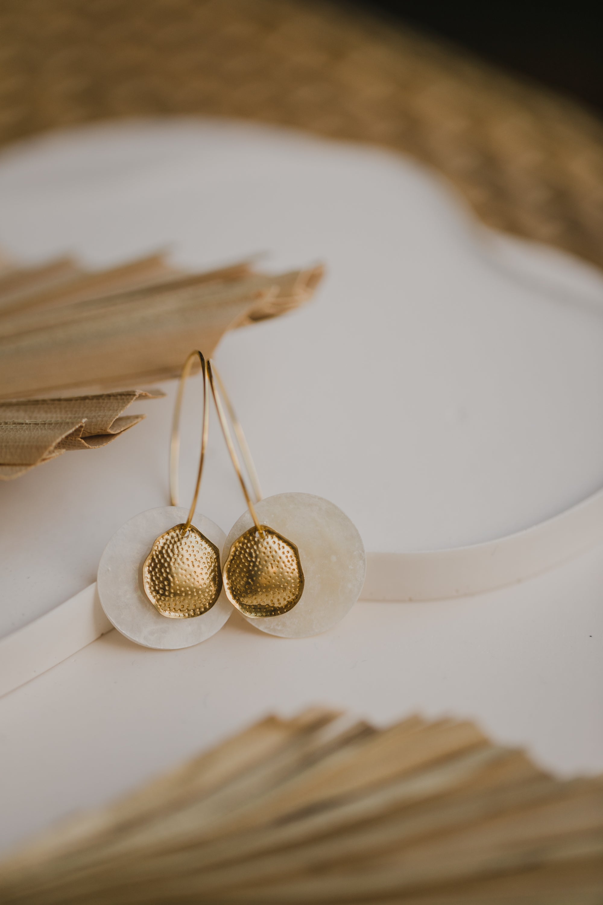 OLEA - filigree creole made of titanium with shell plate and brass pendant