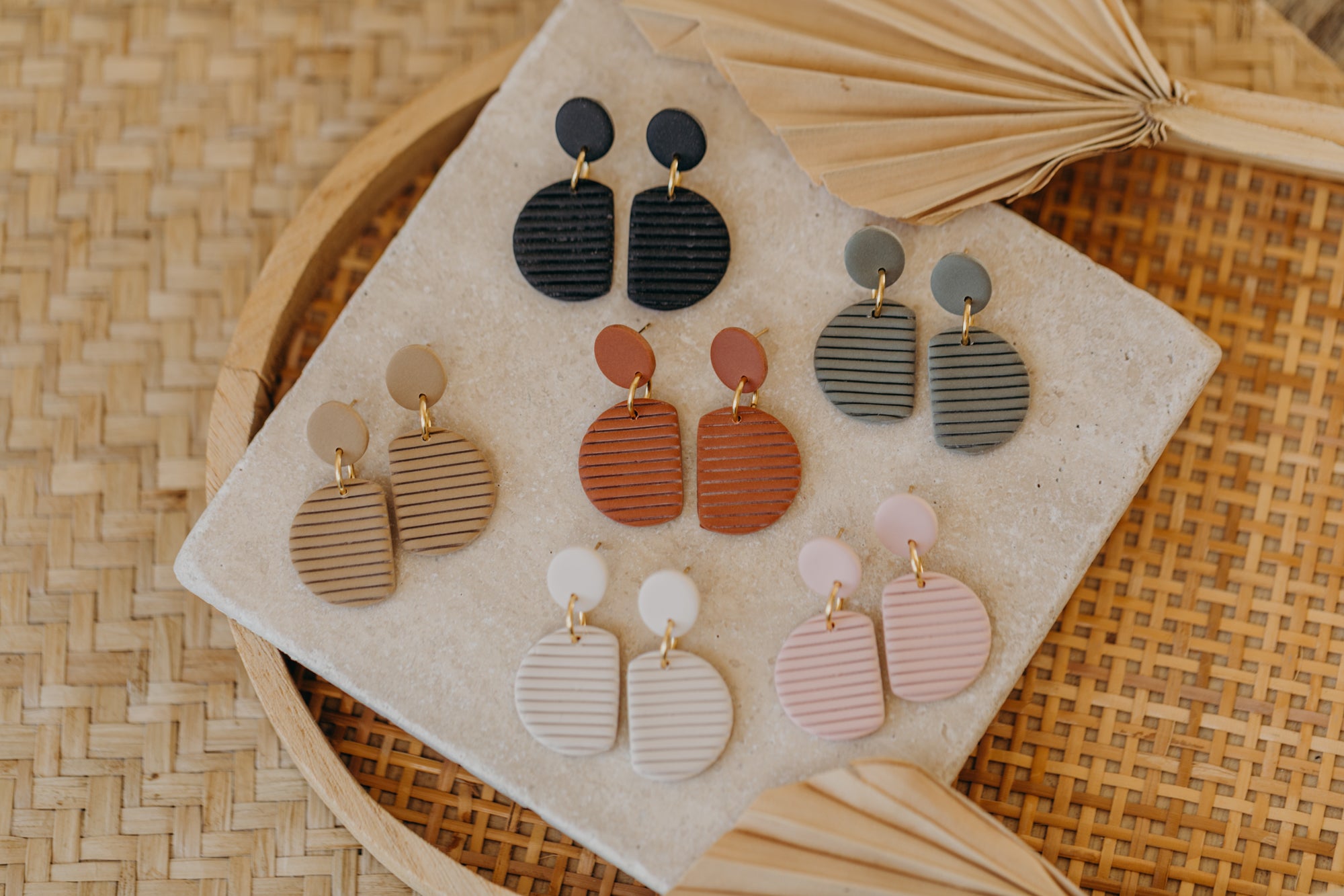 NAELA - striped pink earrings