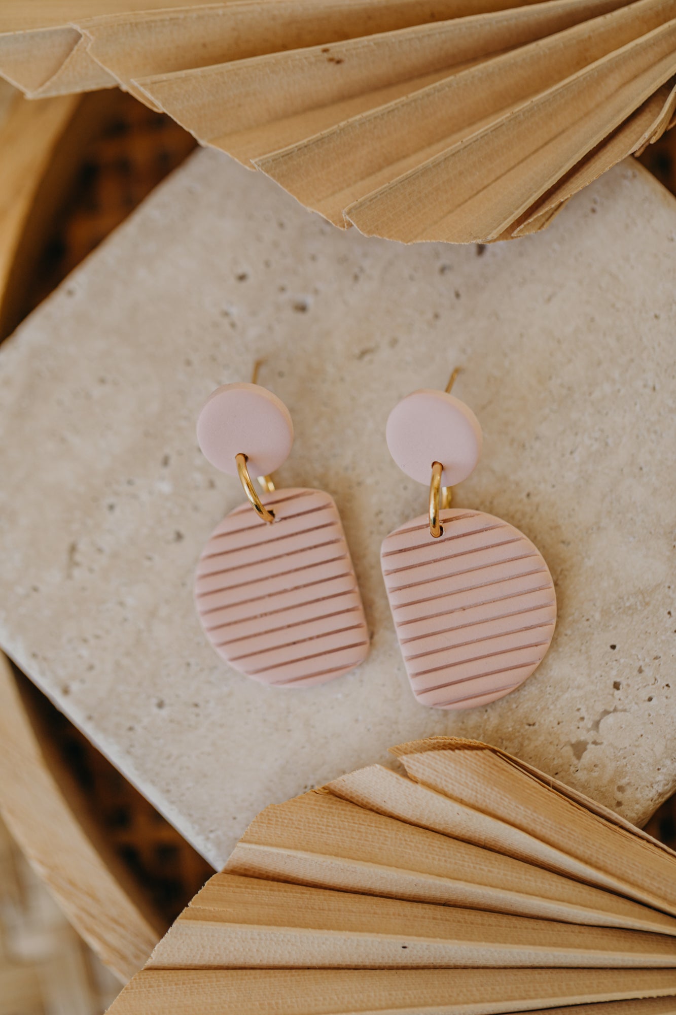 NAELA - striped pink earrings