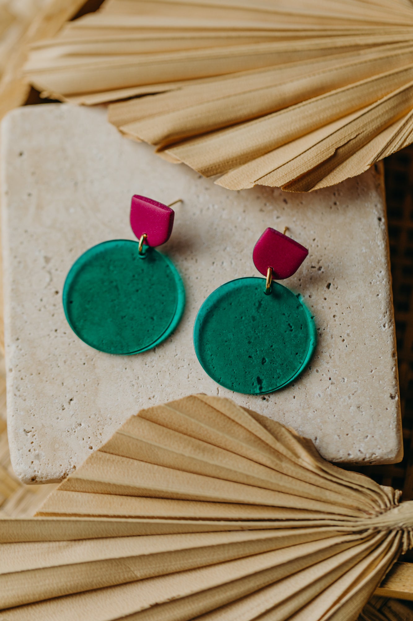 NIO - Statement Ohrringe in Fuchsia und Dunkelgrün mit Bogen Ohrstecker