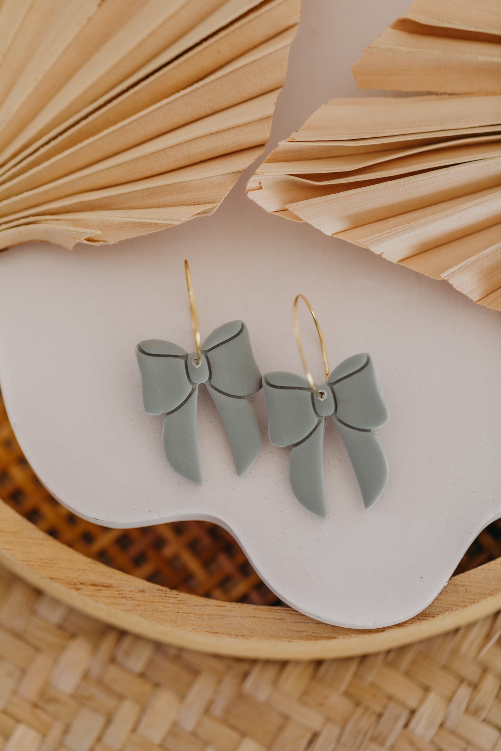 NOELLE - mint farbene Bow Knot Polymer Ton Ohrringe