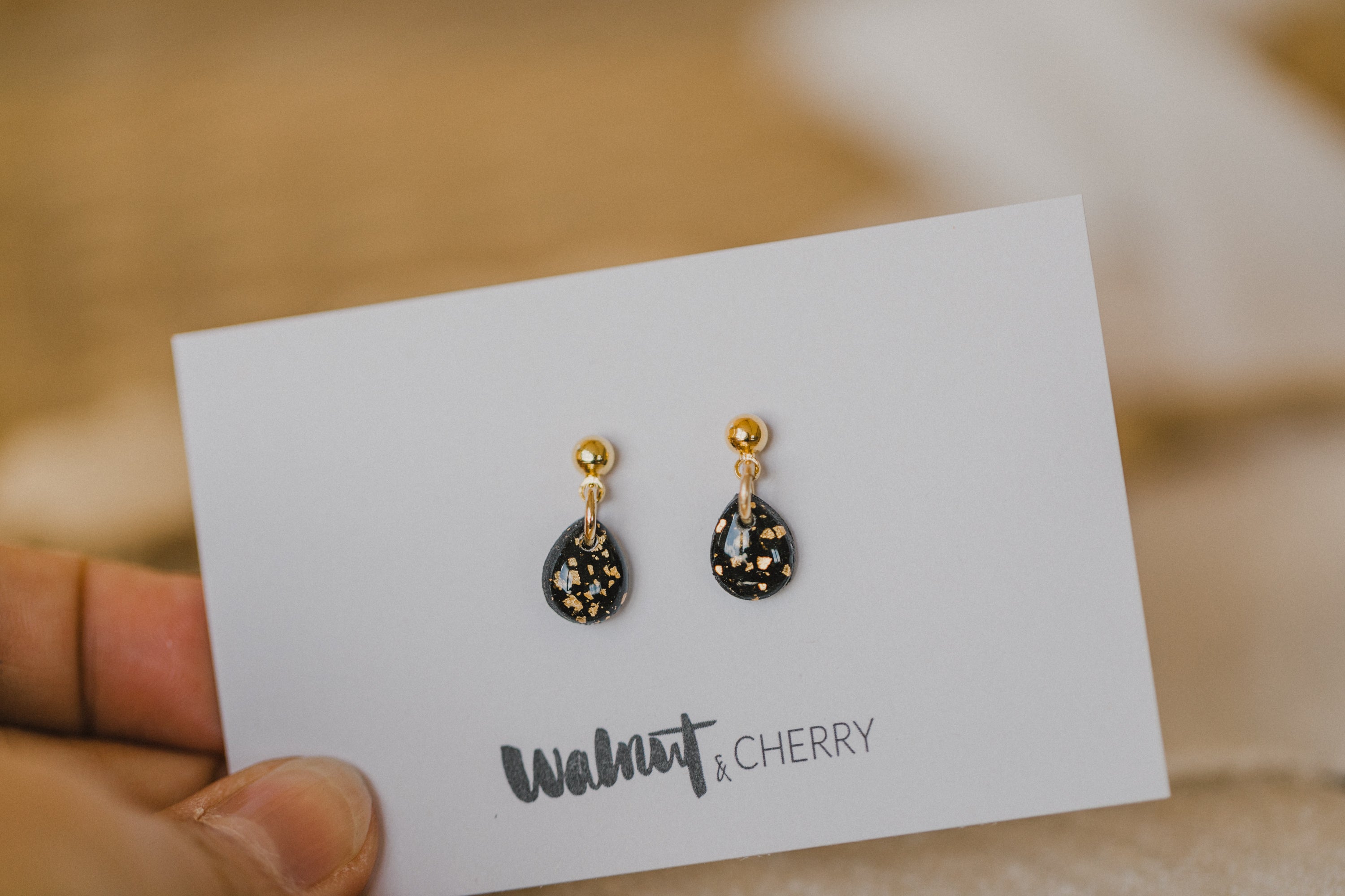 NOMI - small drop earrings in bright colors