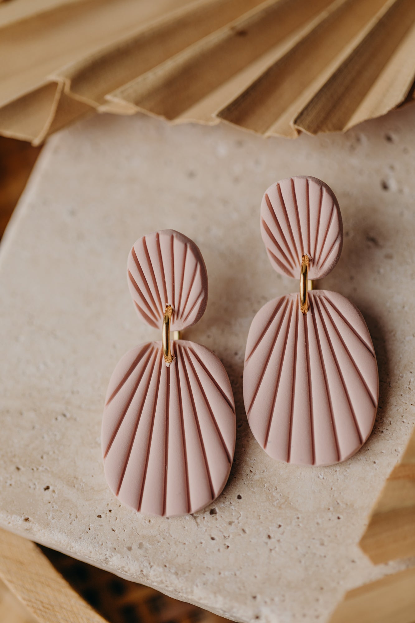 OLIVIA - rosa ovale Polymer Ton Ohrringe mit Streifen