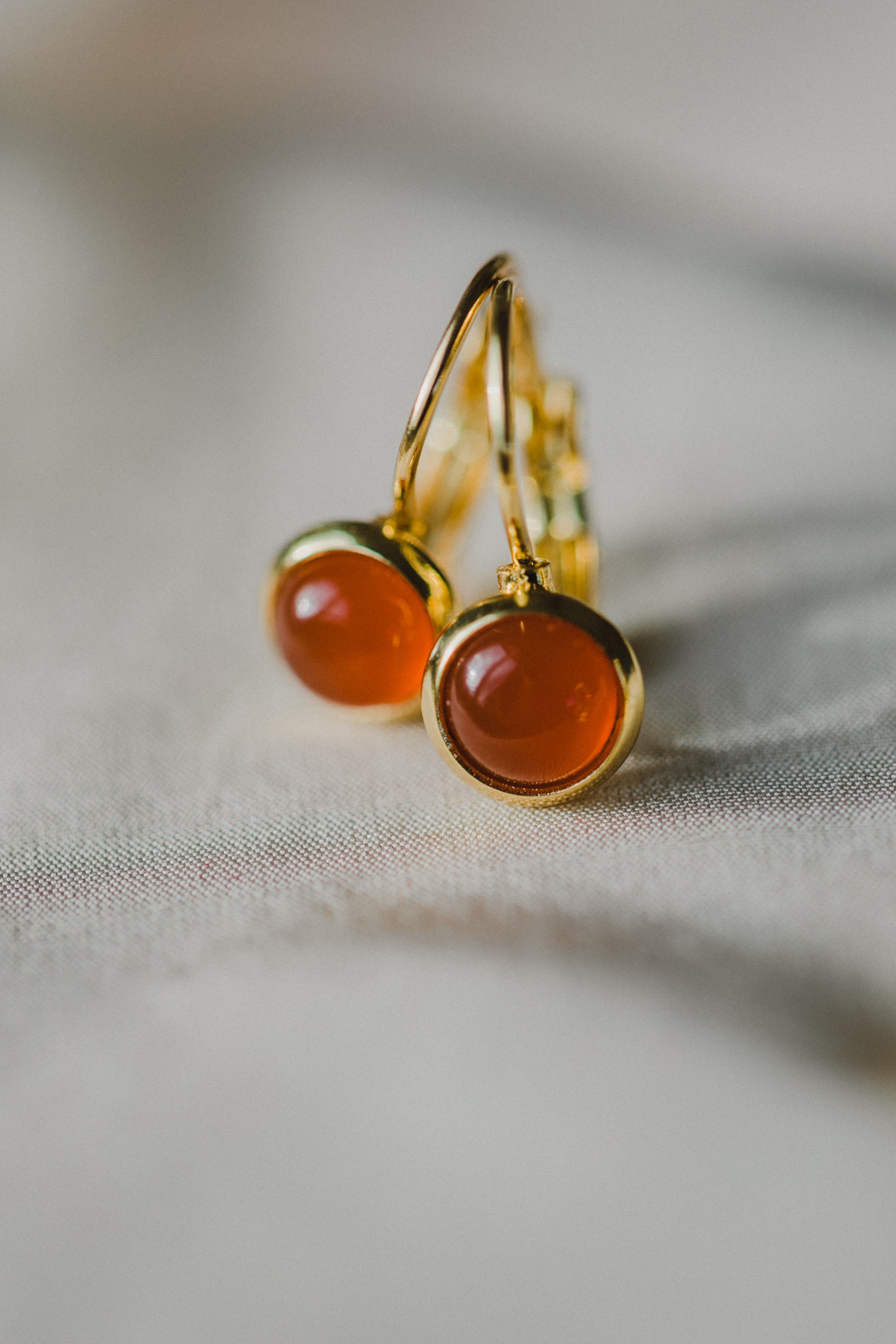 roter/orangener Aventurin Edelstein Ohrhänger (6 mm)