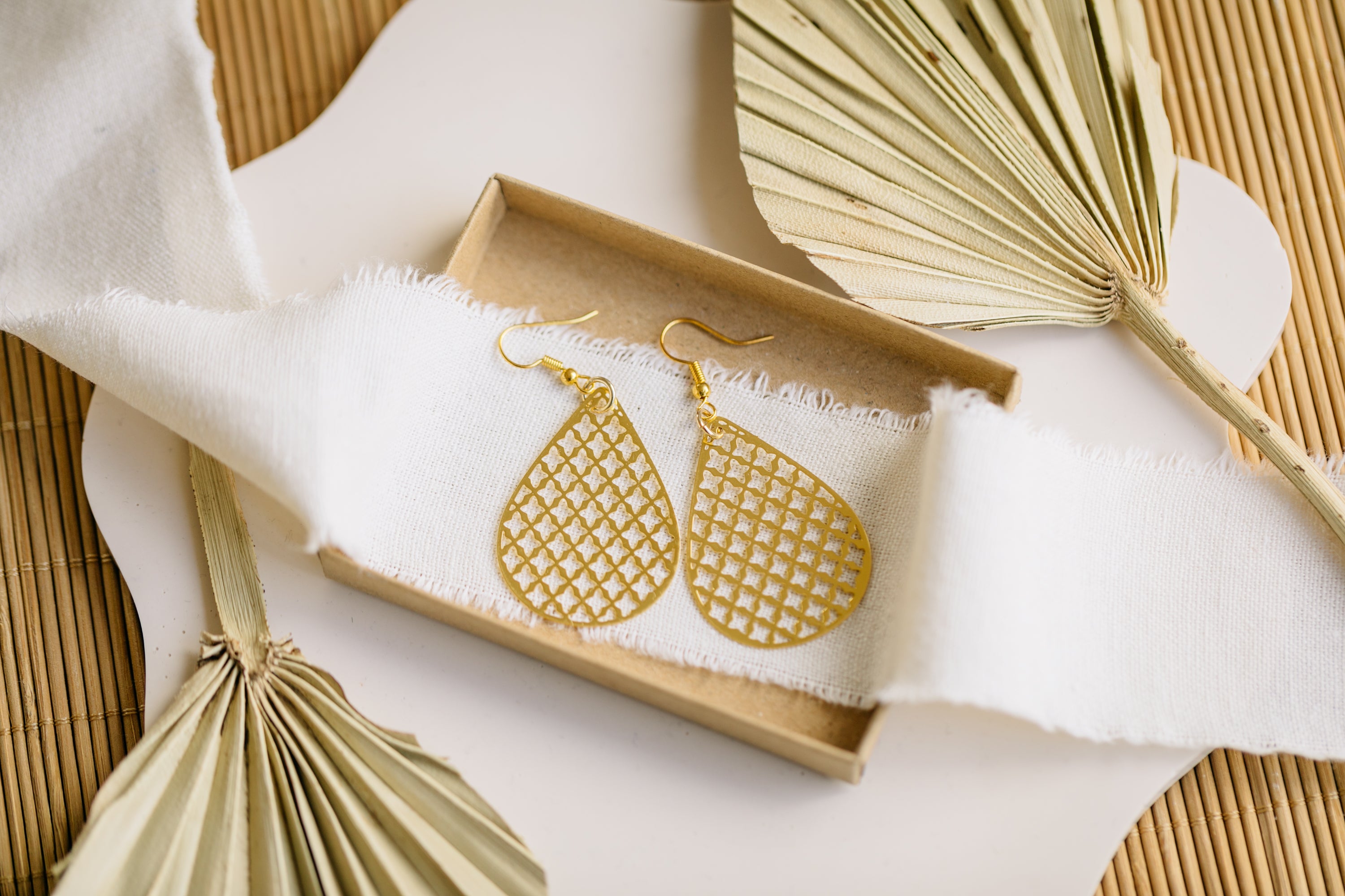 Tropfen Ohrringe aus Edelstahl Karomuster