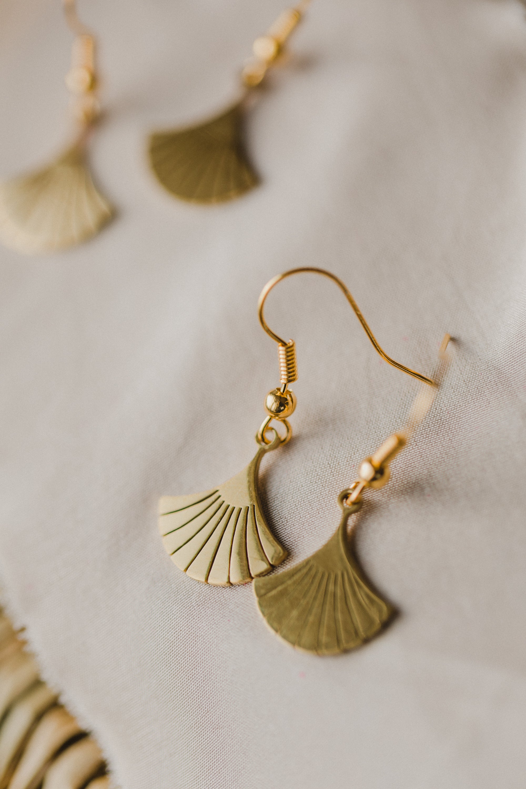 small fan earrings made of stainless steel