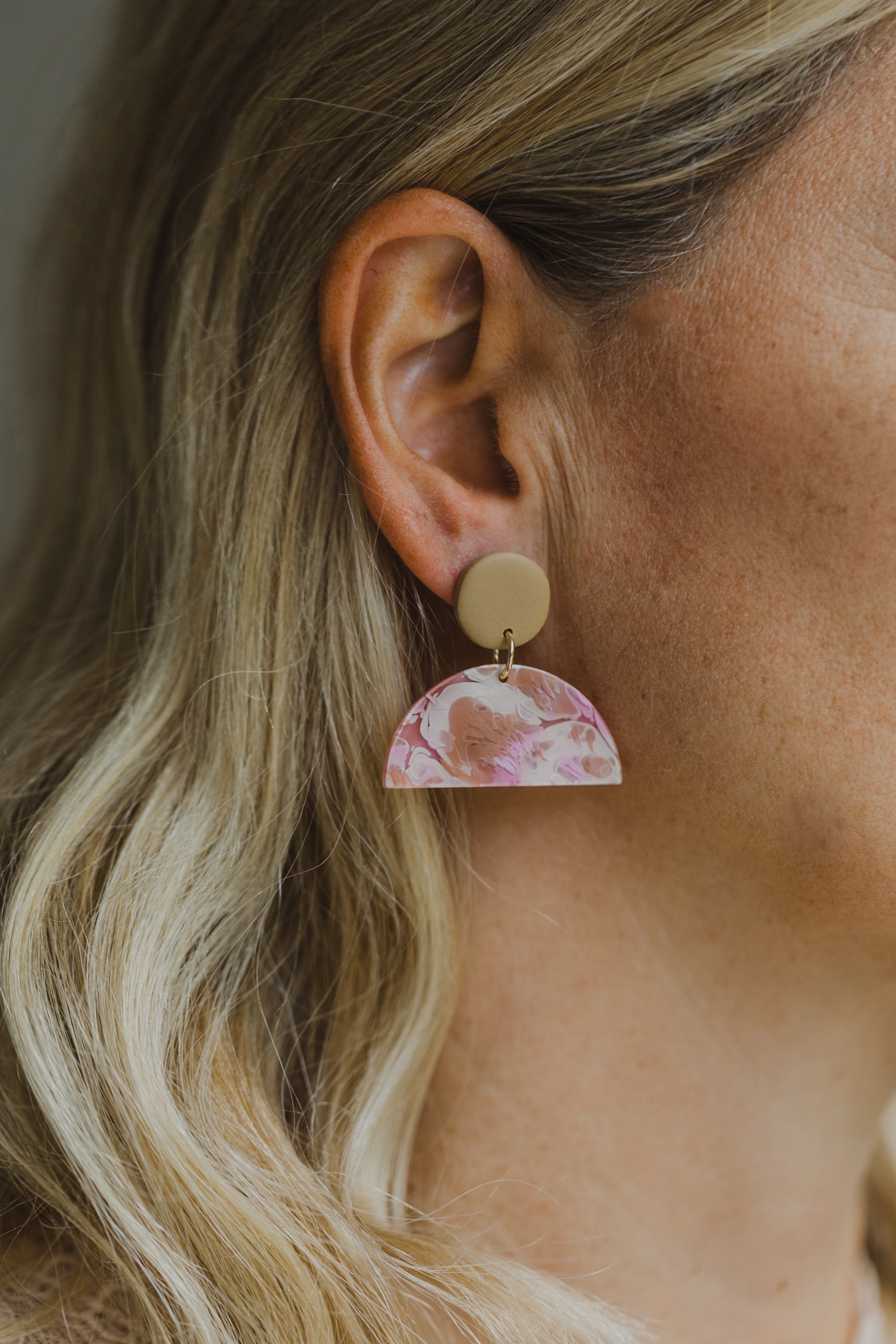 pink-braune Statement Ohrringe