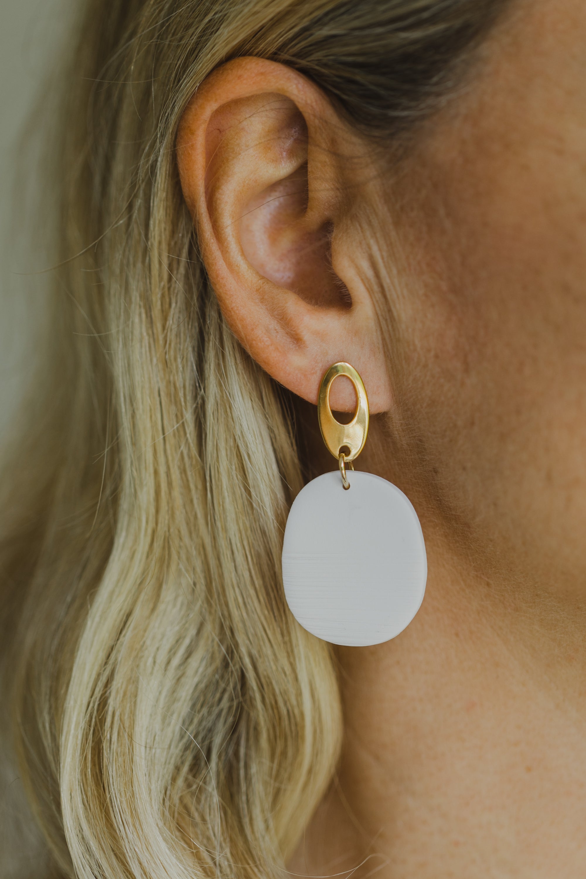 MARJA - small drop earrings gold