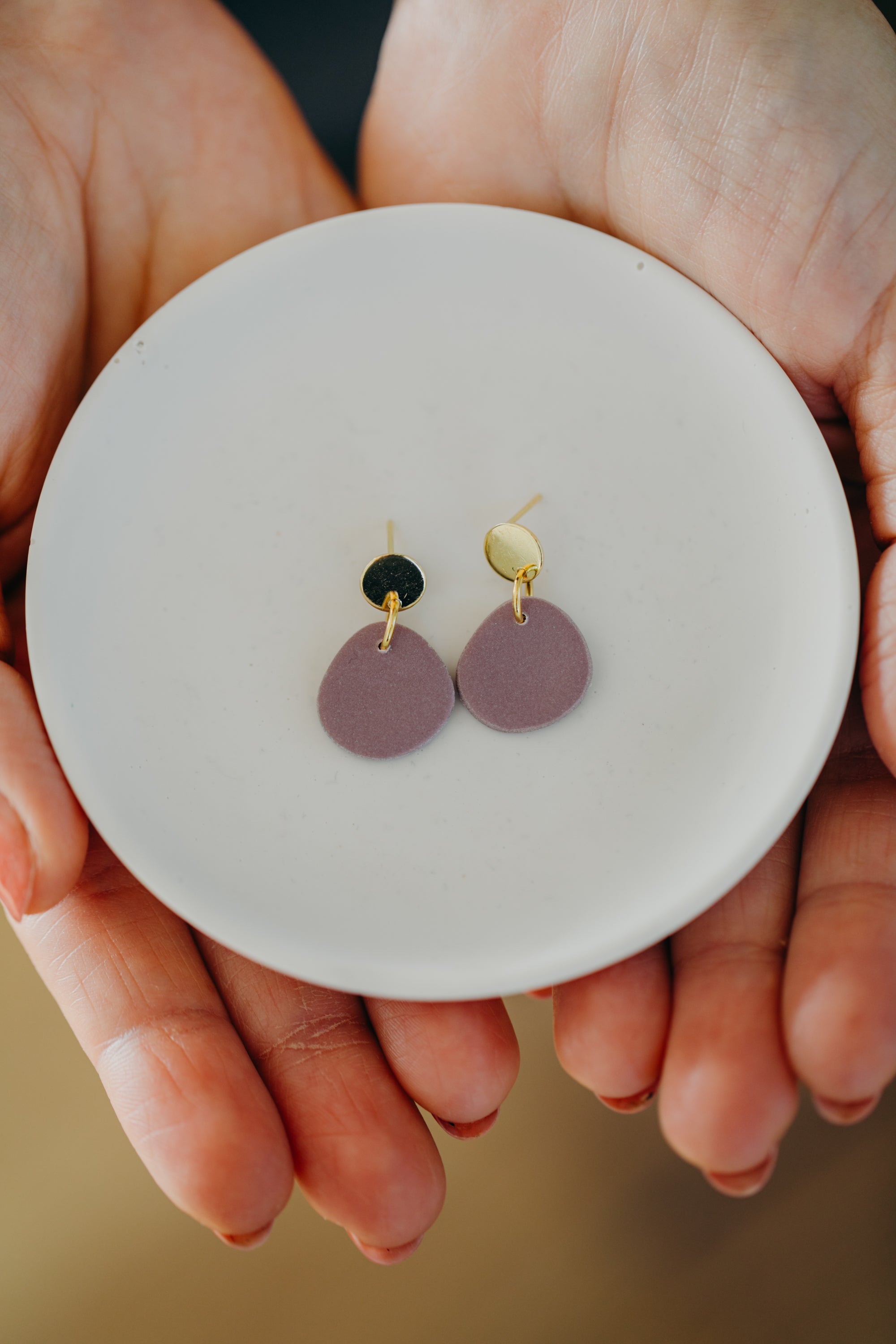 MARJA - small drop earrings gold