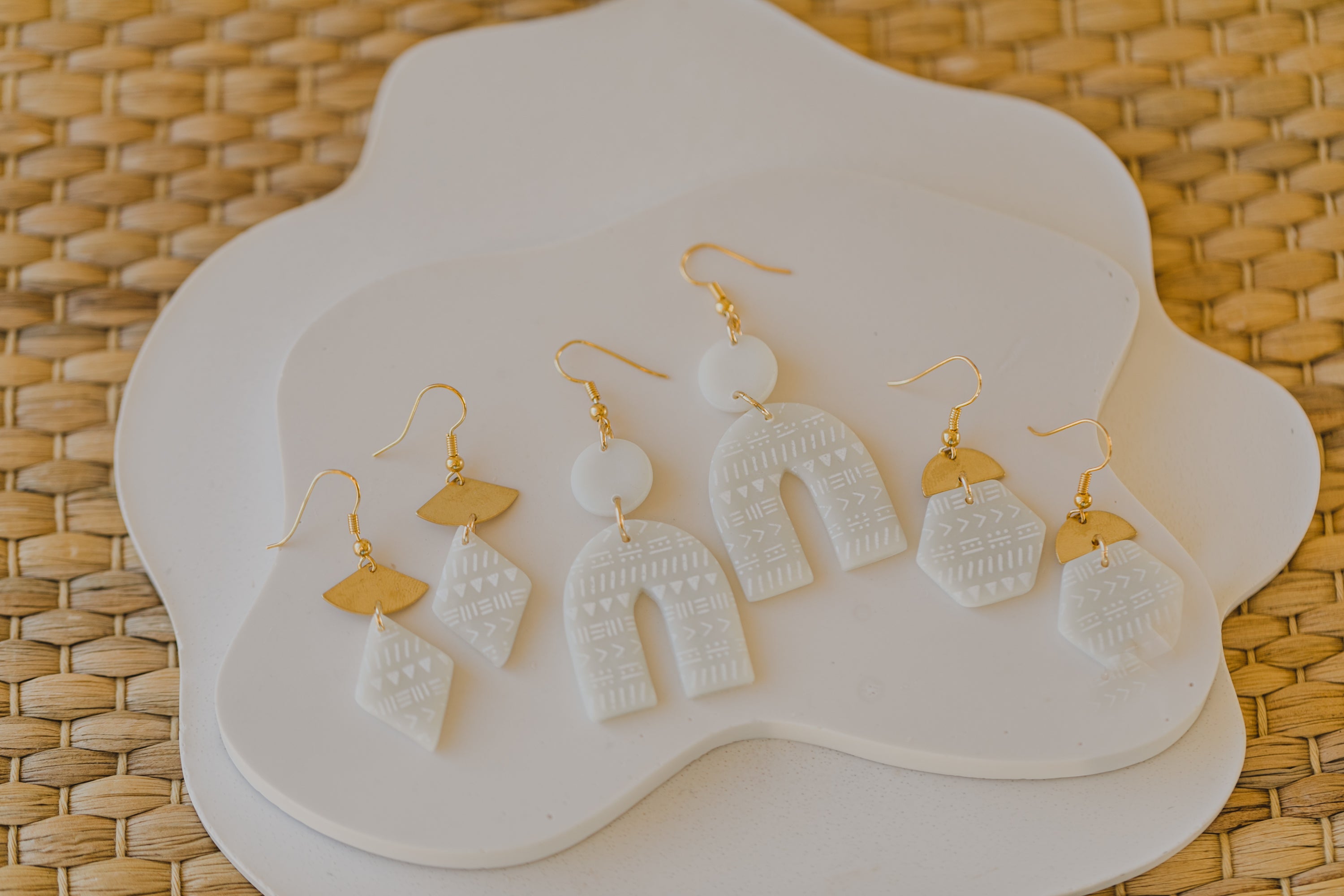 MARJA - small drop earrings gold