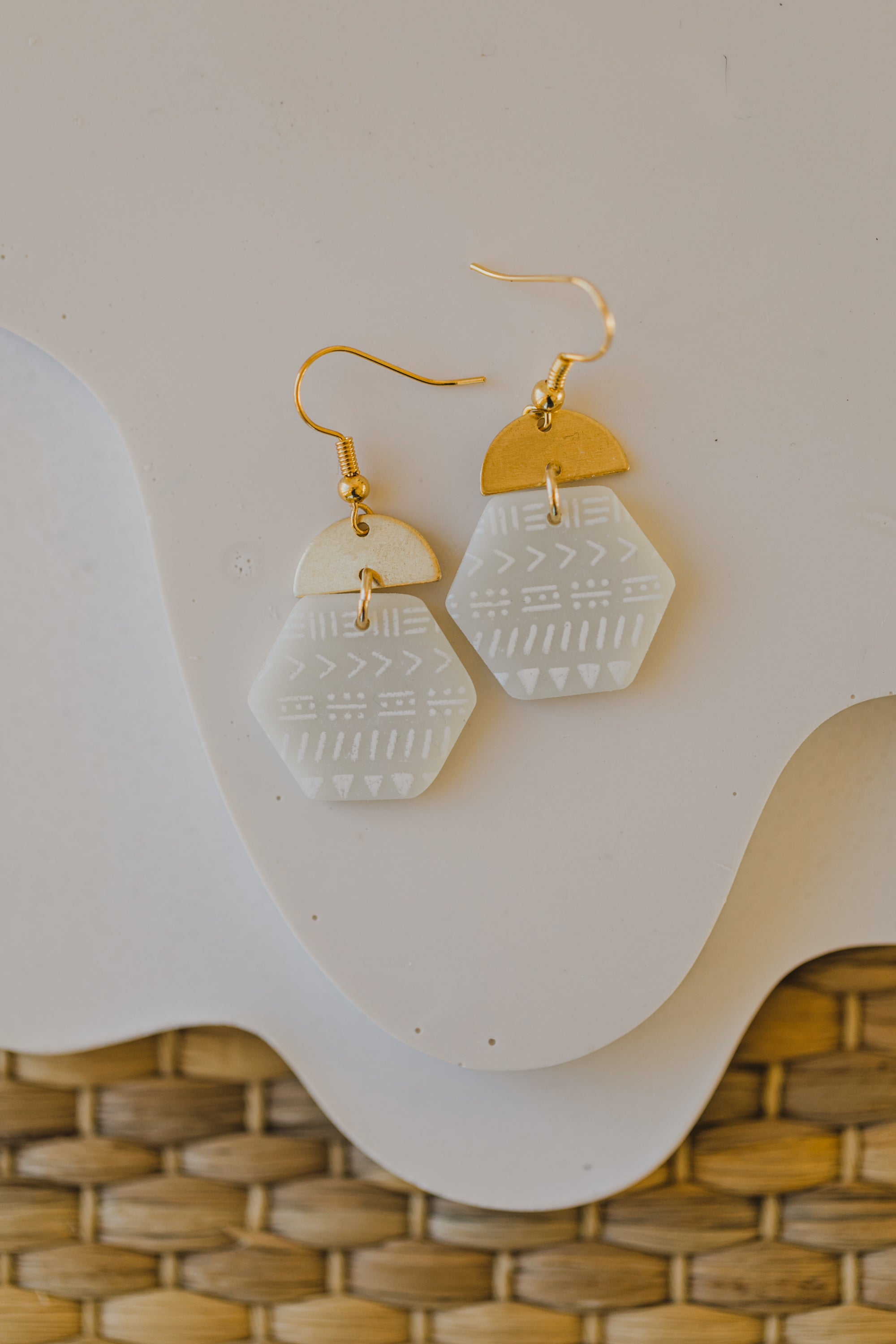 MARJA - small drop earrings gold