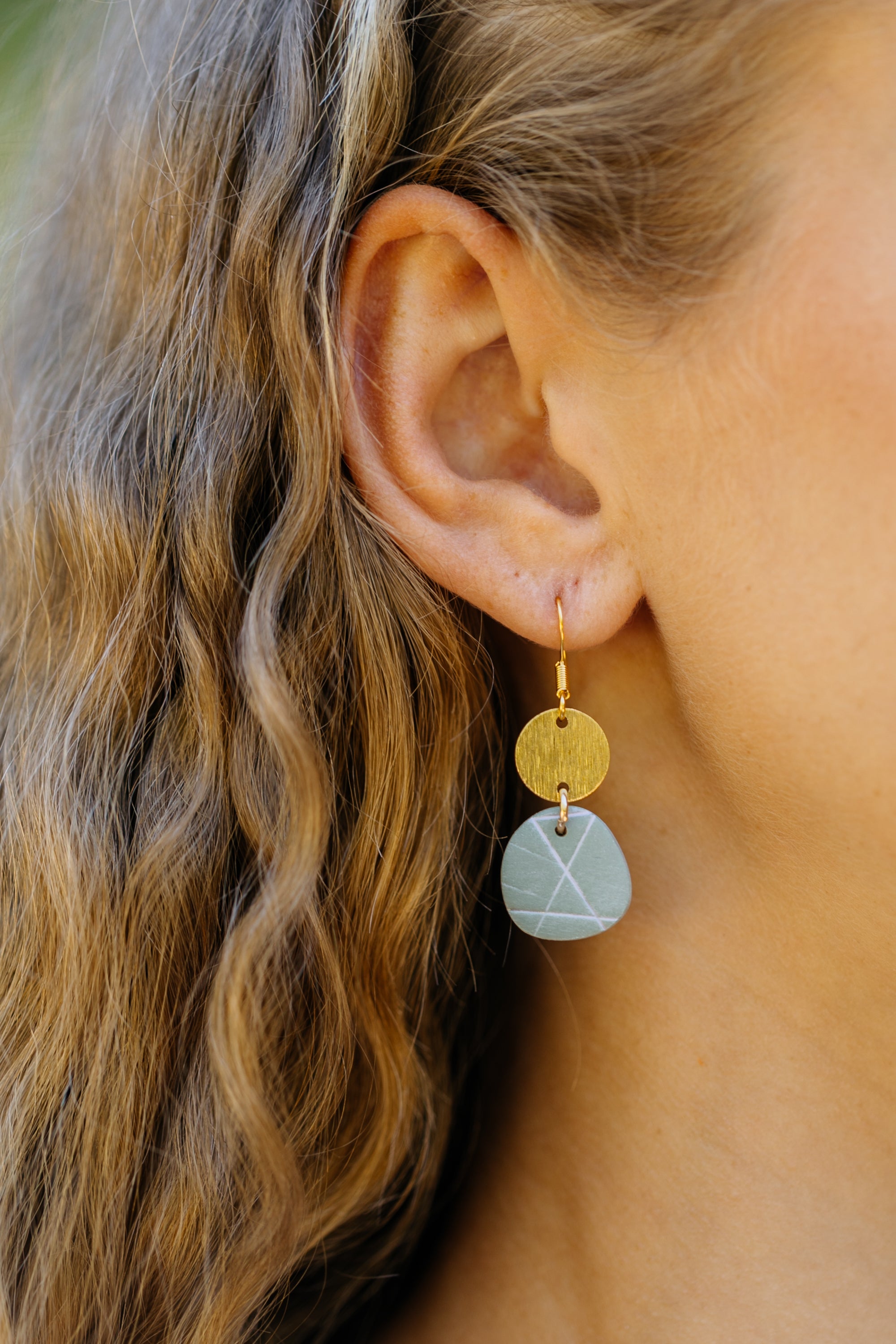 MARJA - small drop earrings gold