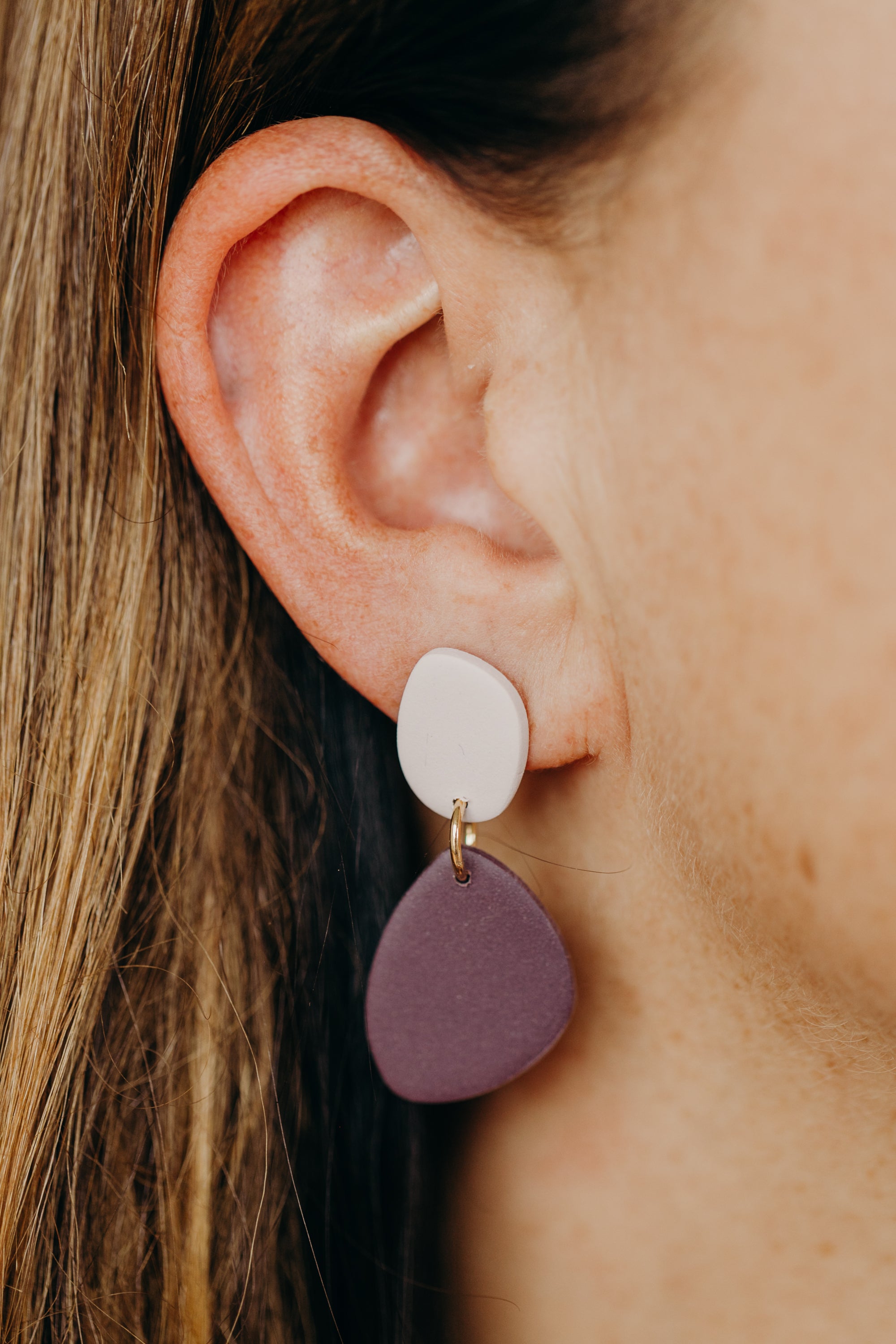 MINU - ovale Ohrringe aus Polymer Ton in kühlen Farben