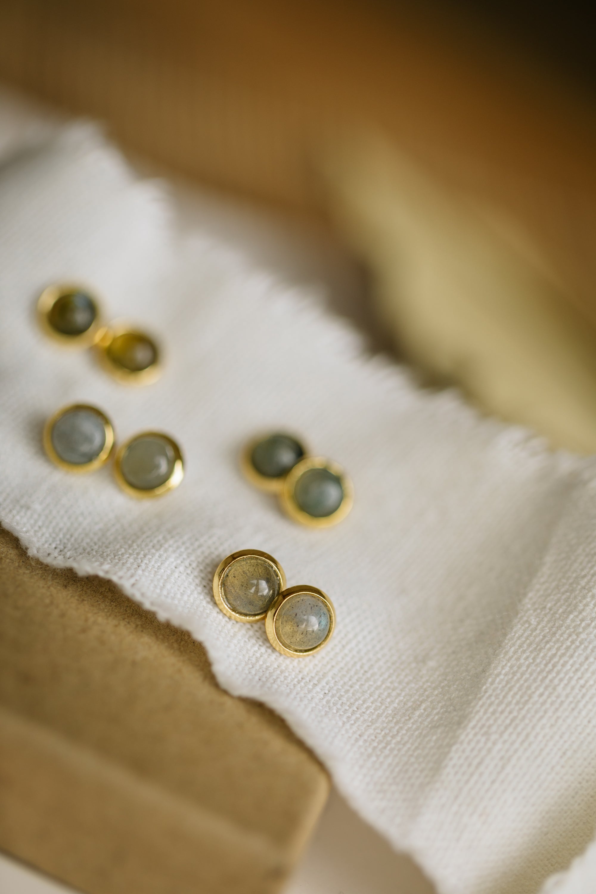 gray labradorite gemstone earrings (6 mm)