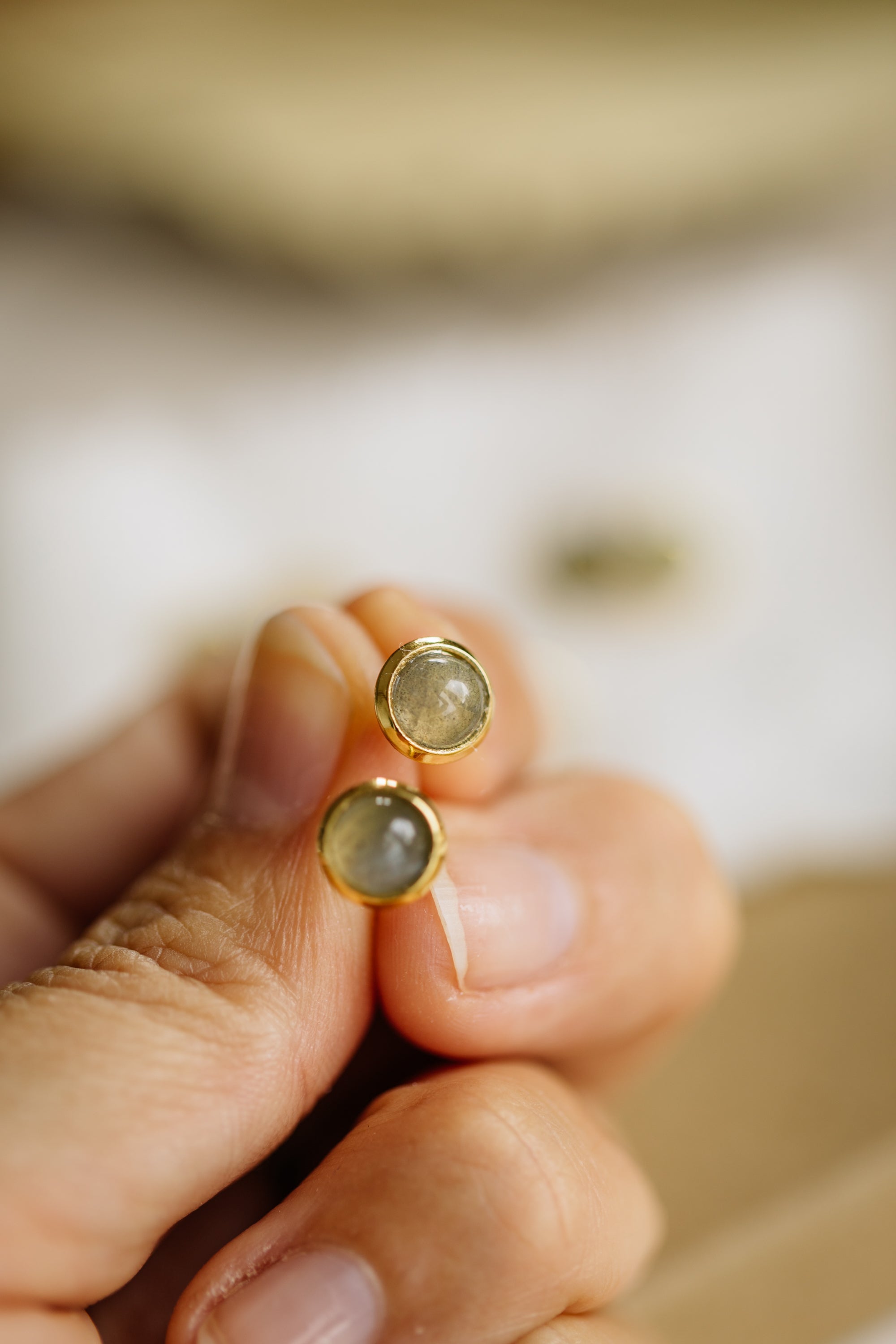 gray labradorite gemstone earrings (6 mm)