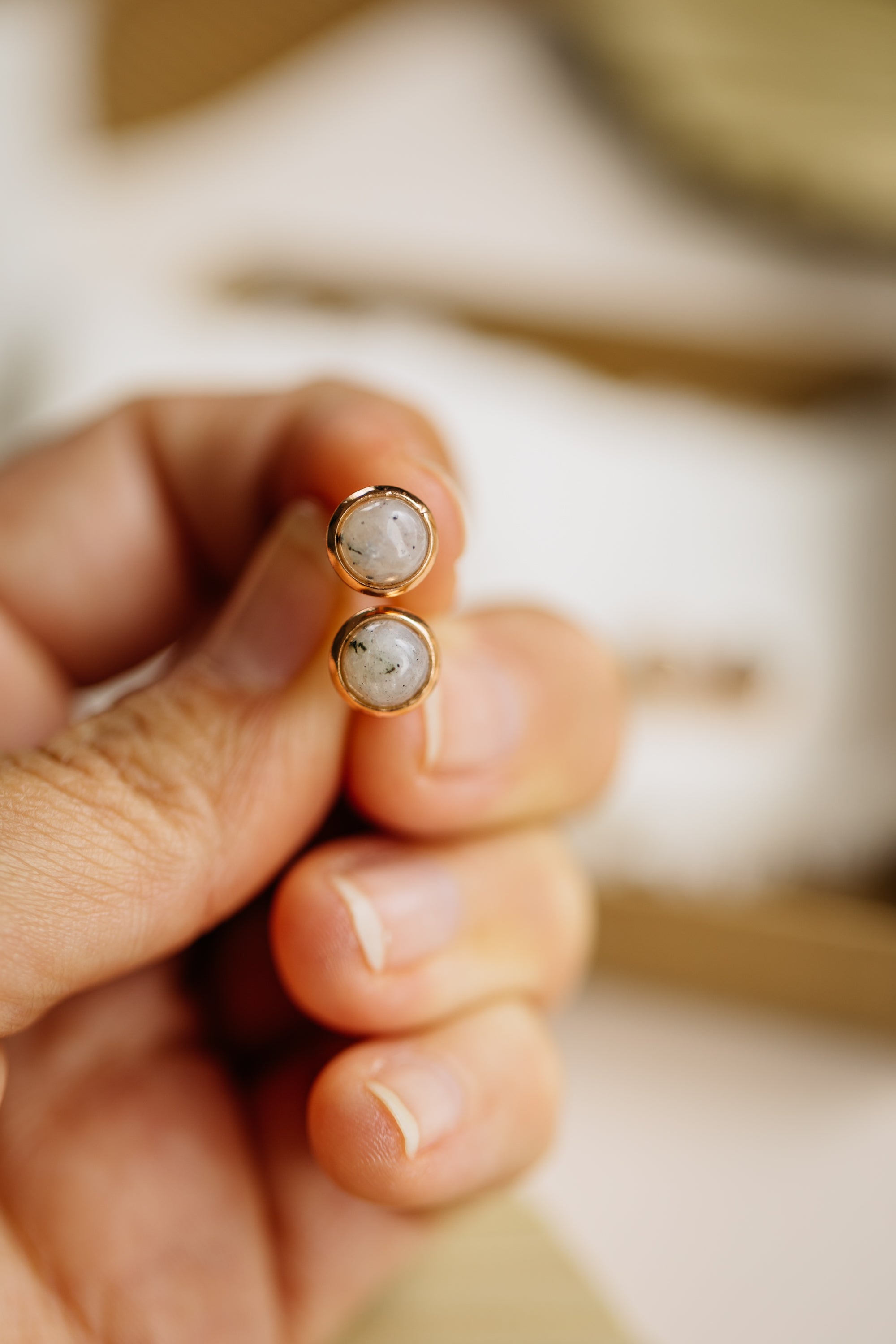 gray labradorite gemstone earrings (6 mm)