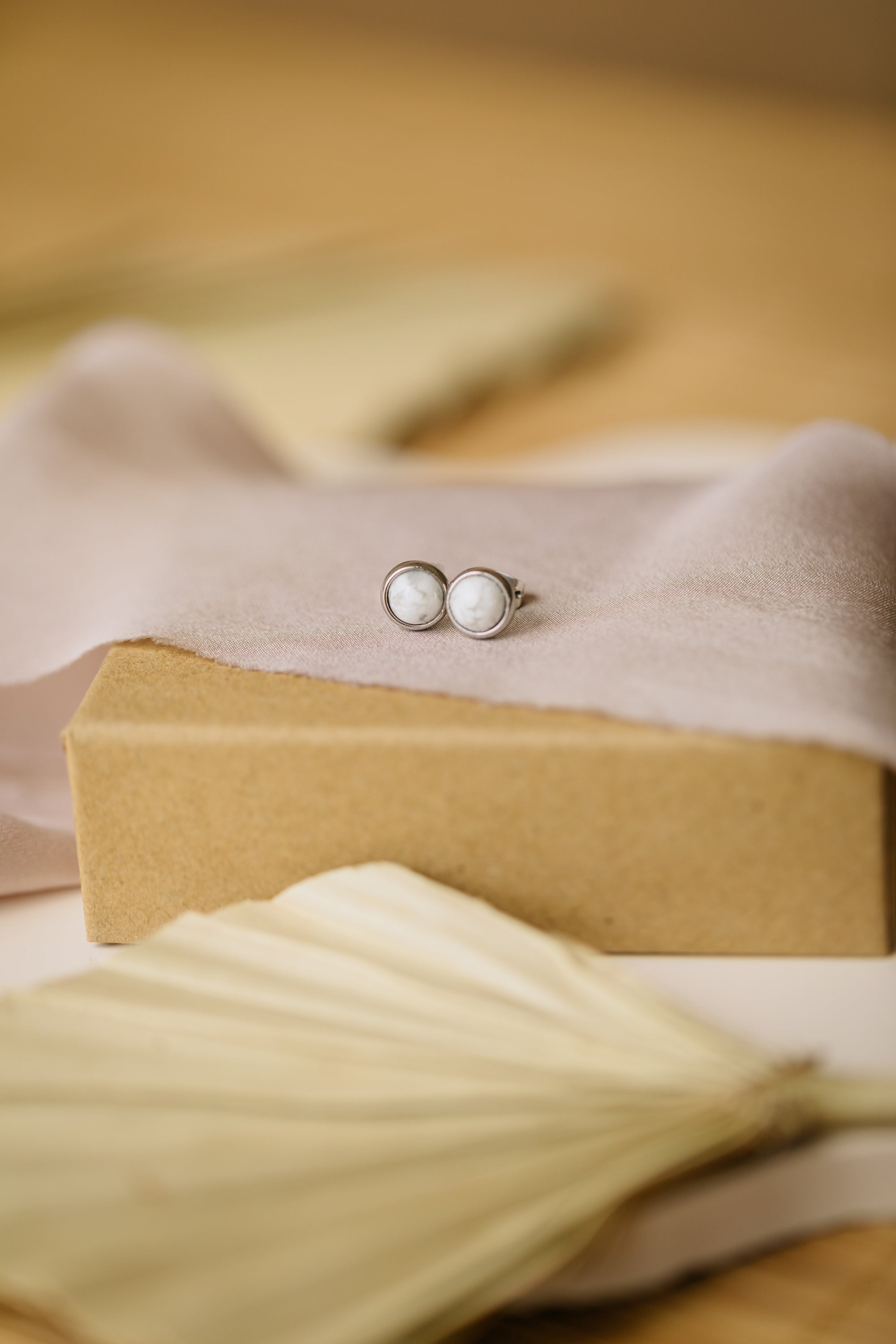 green aventurine gemstone earrings (6 mm)