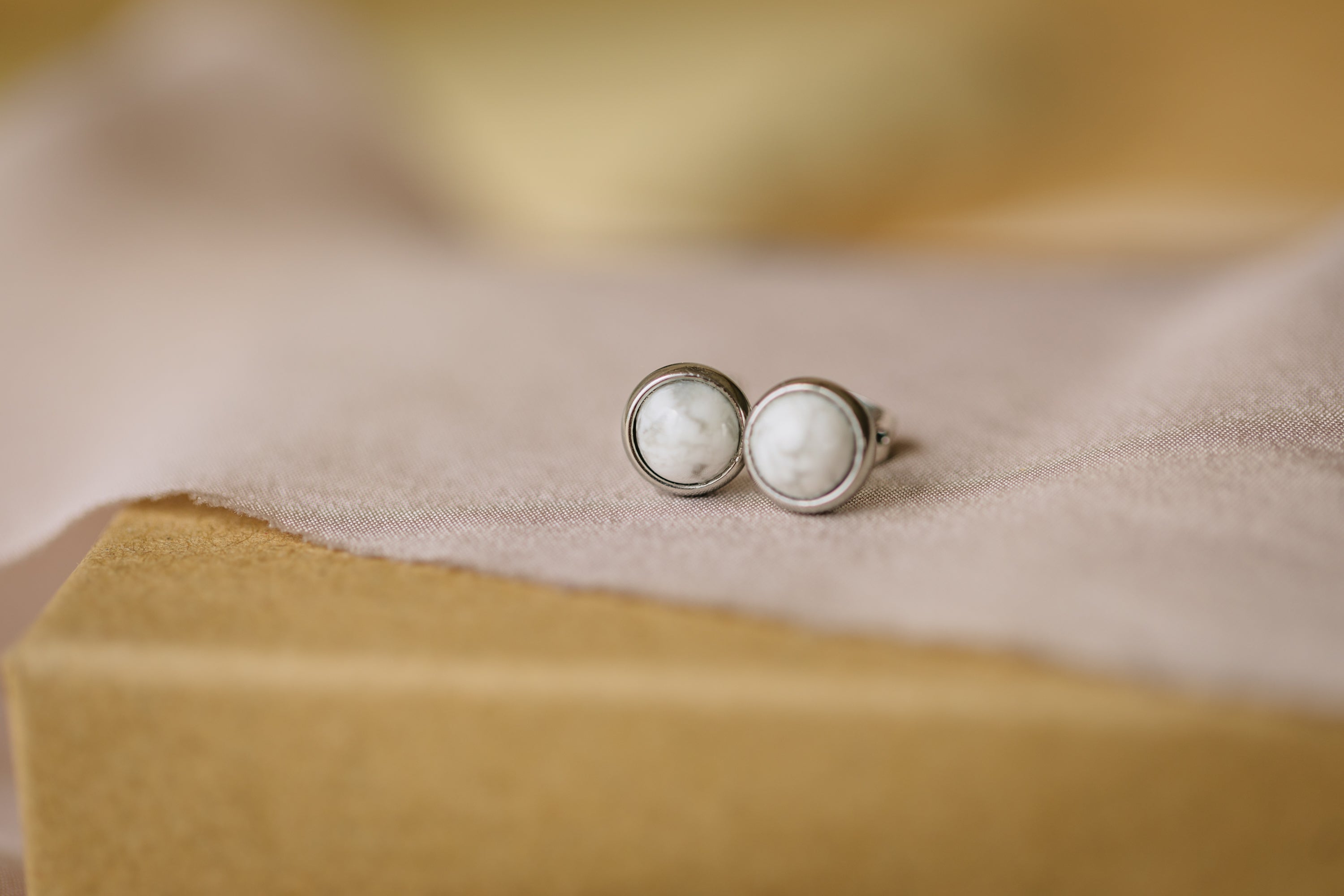 green aventurine gemstone earrings (6 mm)