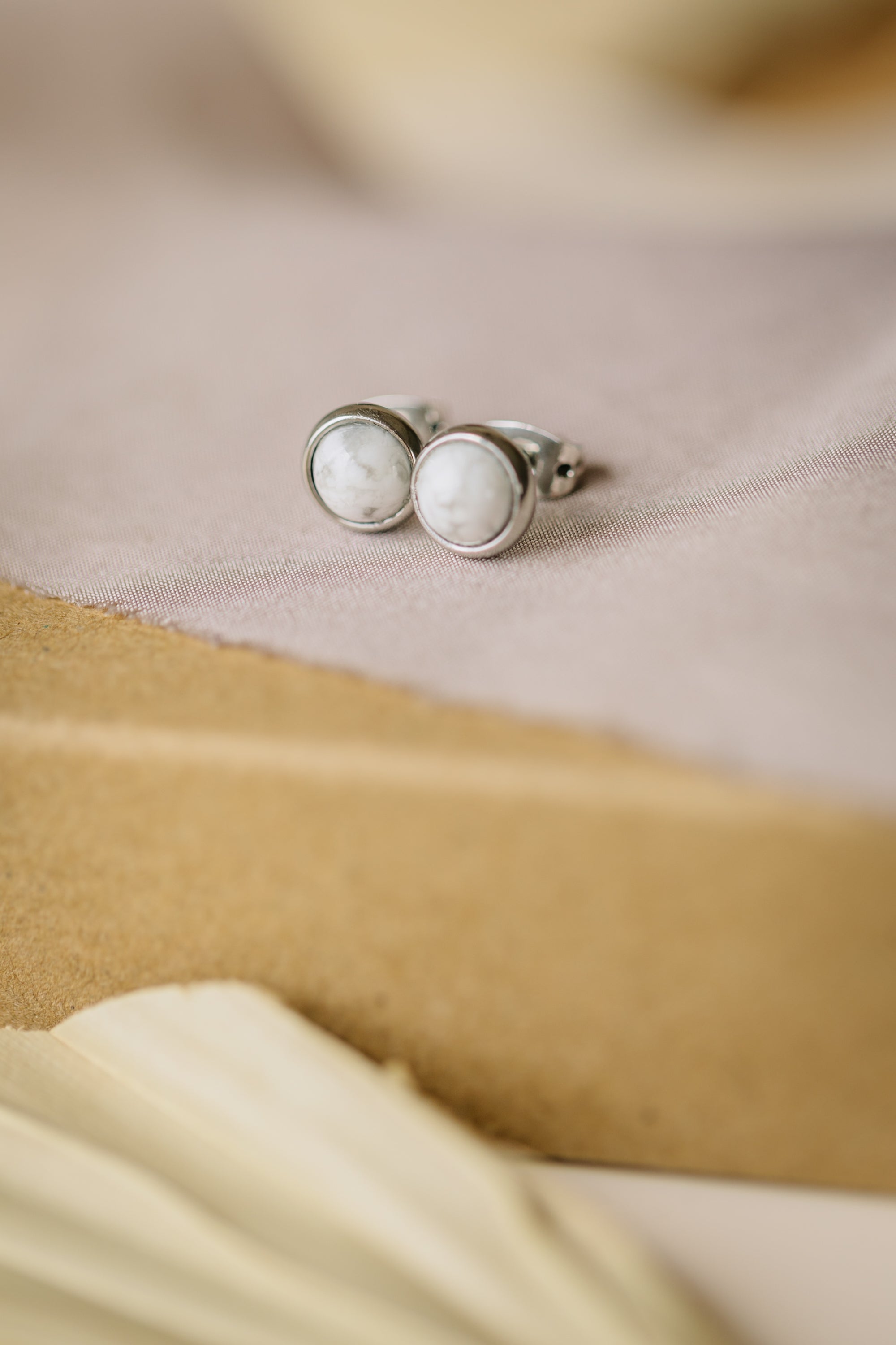 green aventurine gemstone earrings (6 mm)