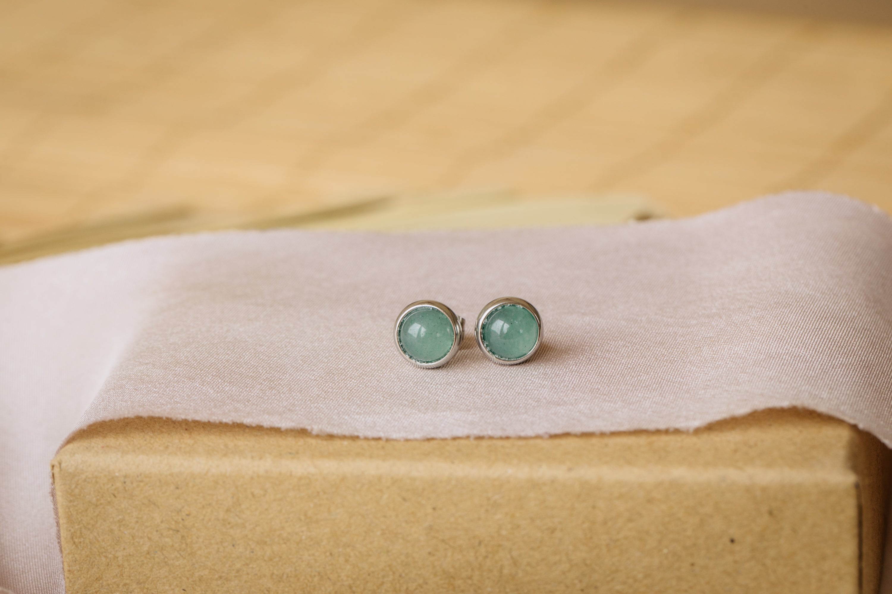 green aventurine gemstone earrings silver (6 mm)