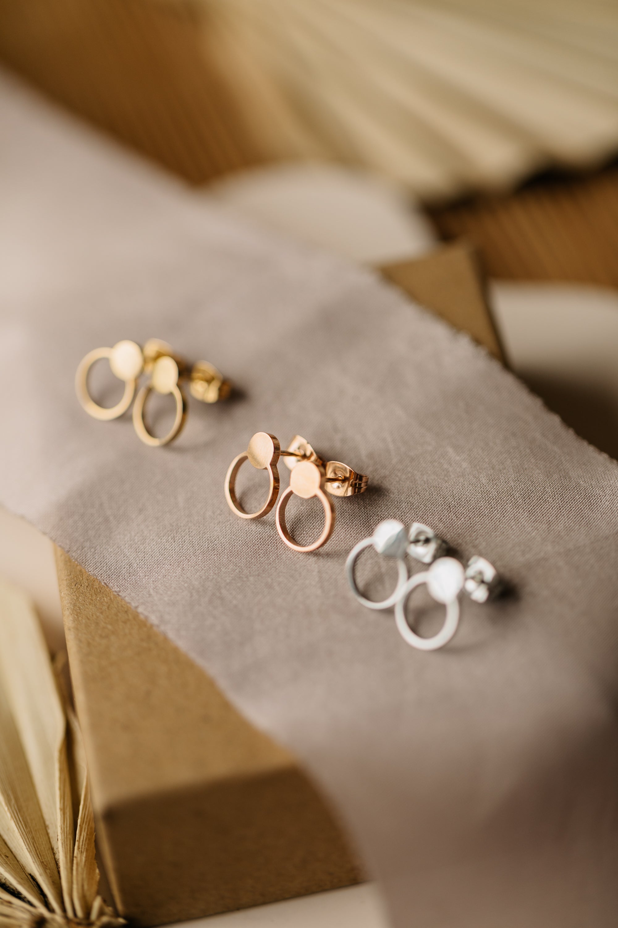double circle stud earrings