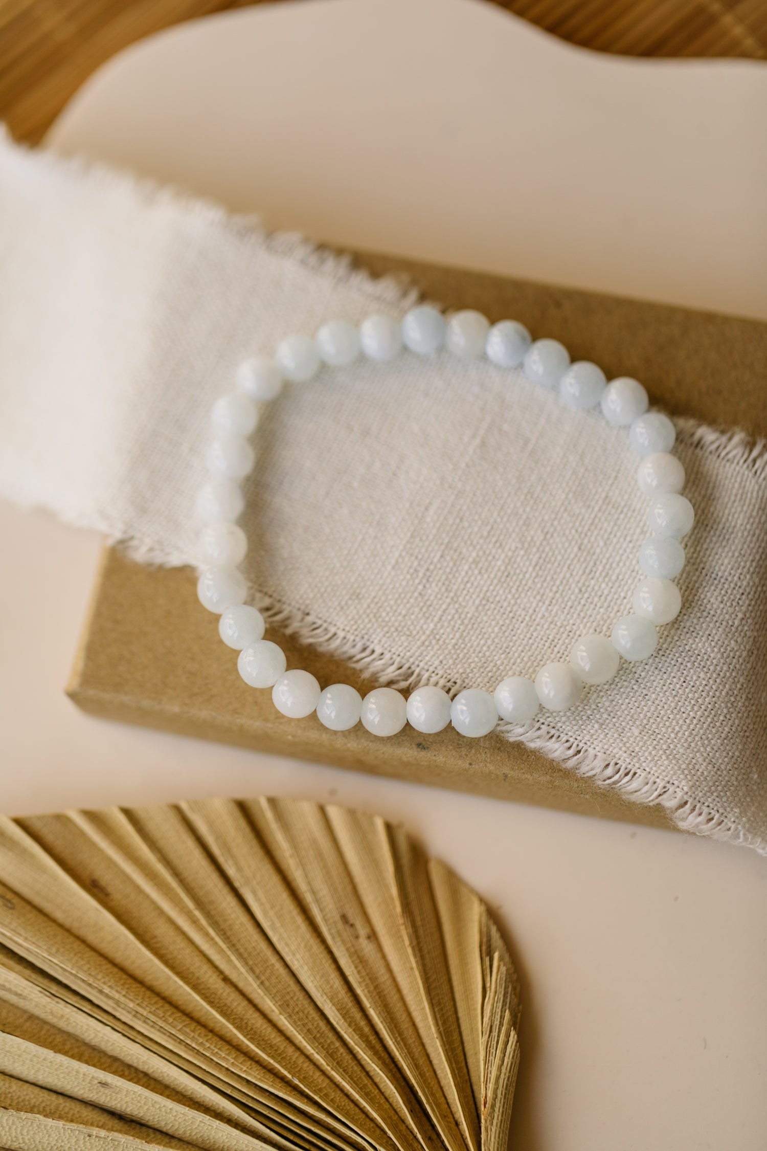 Bracelet with light blue agate gemstone beads