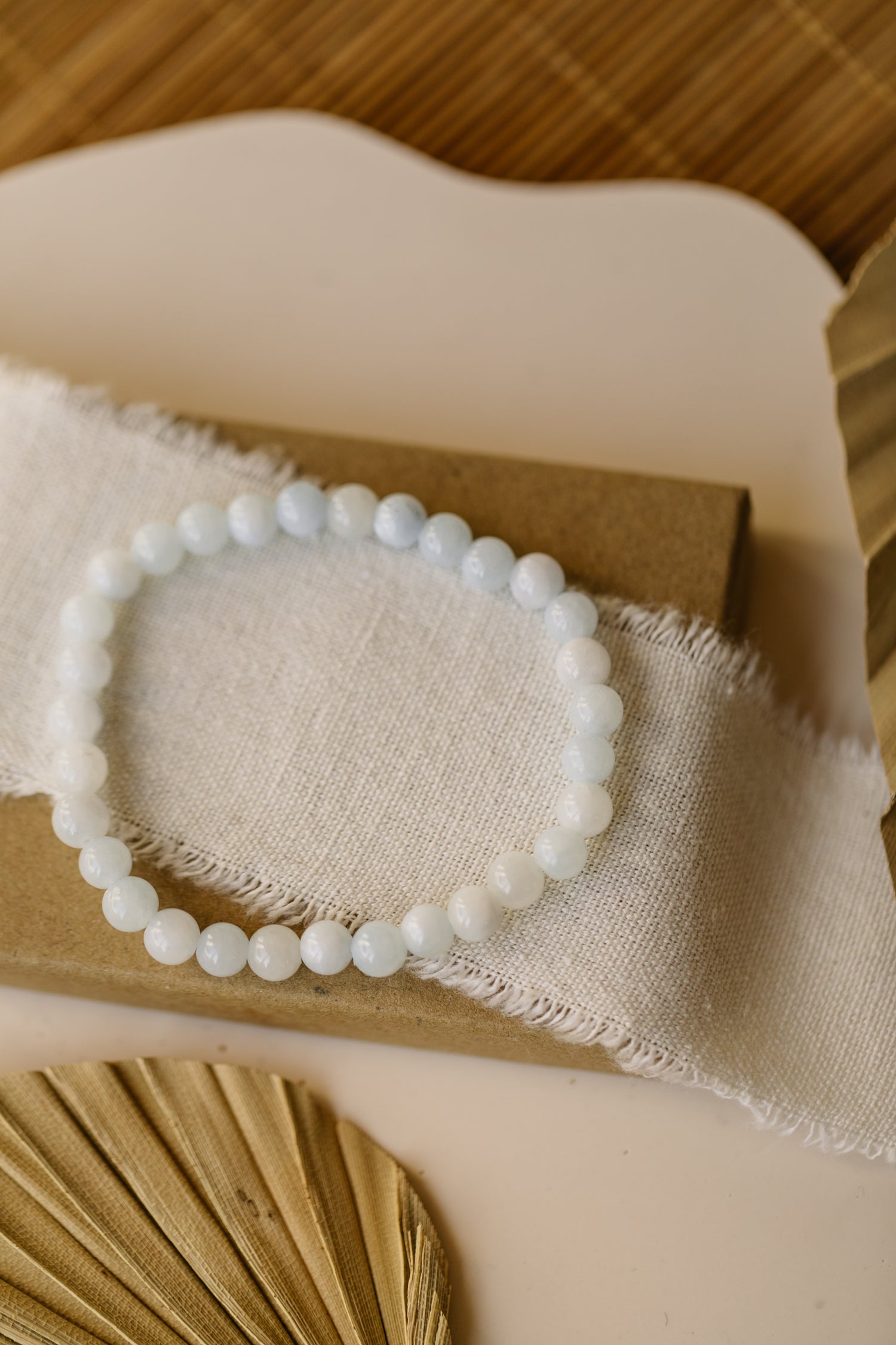 Bracelet with light blue agate gemstone beads