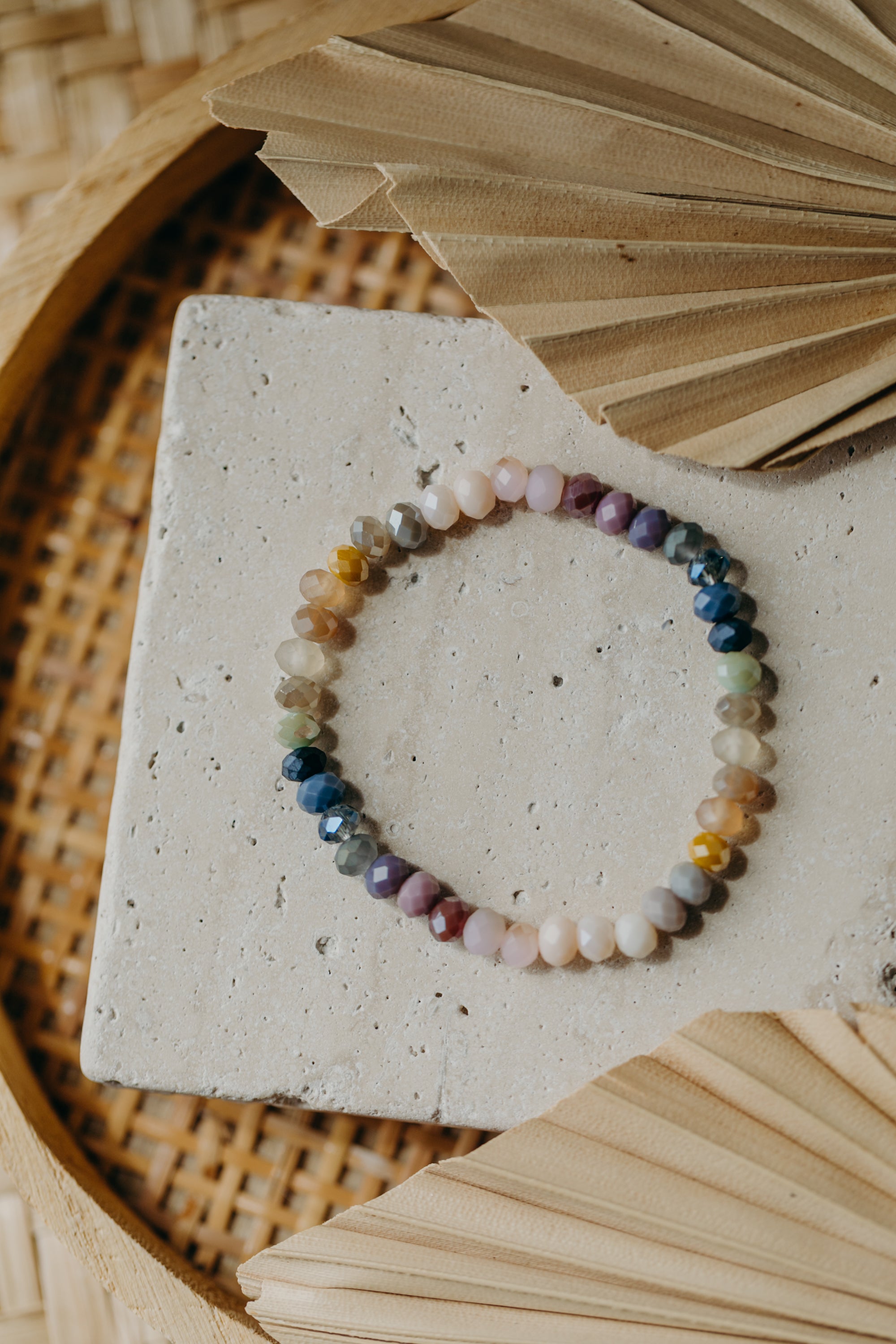 two-tone glass bead bracelet blue & cream