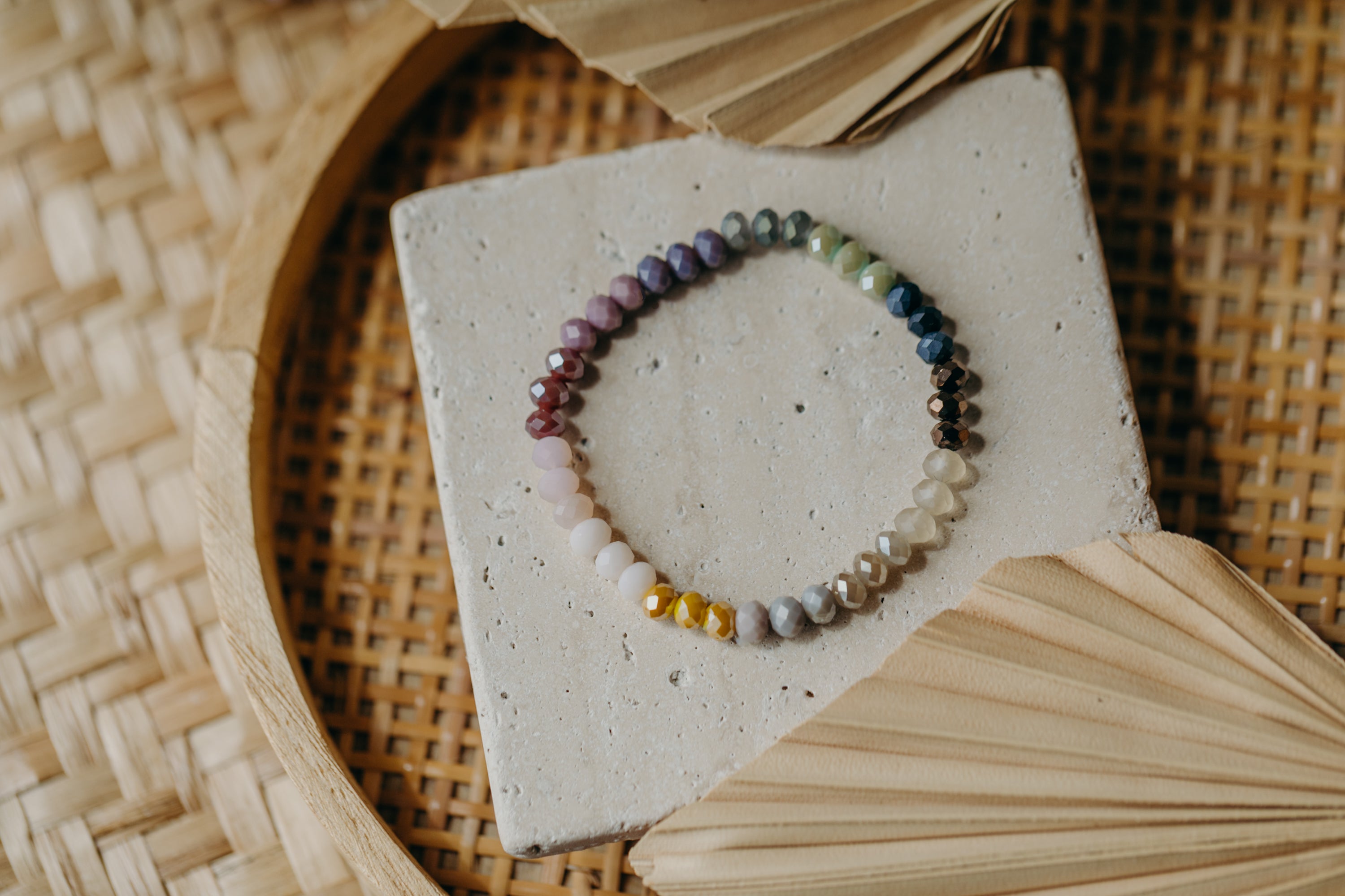 two-tone glass bead bracelet blue & cream