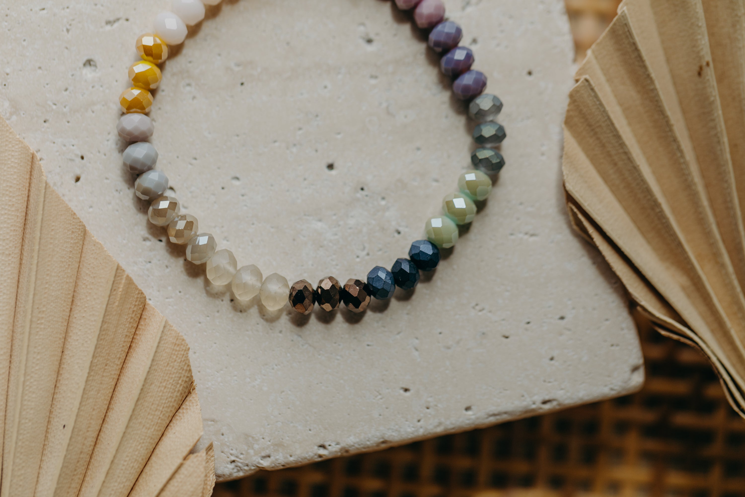 two-tone glass bead bracelet blue & cream
