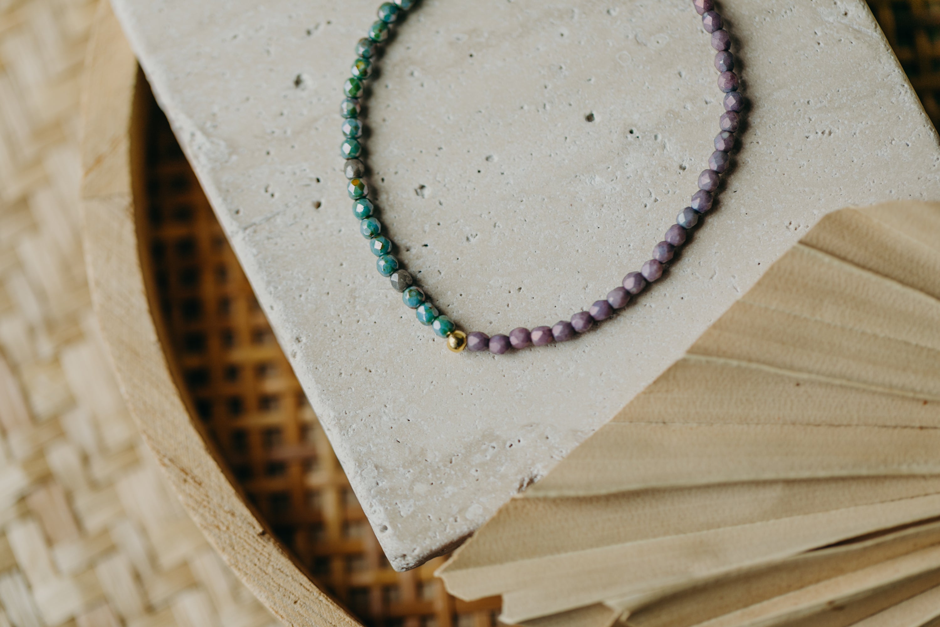 two-tone glass bead bracelet blue & cream