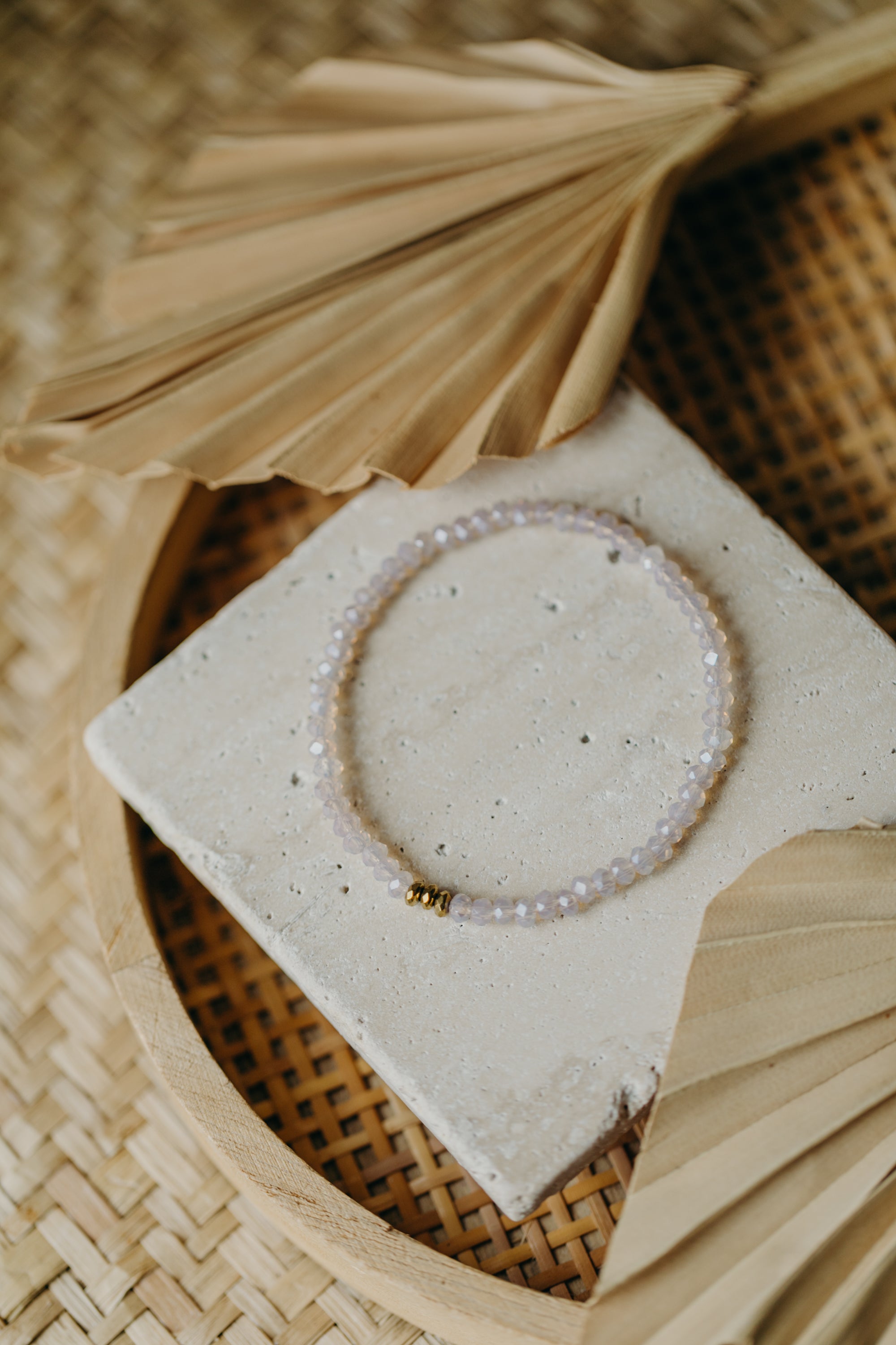two-tone glass bead bracelet blue & cream
