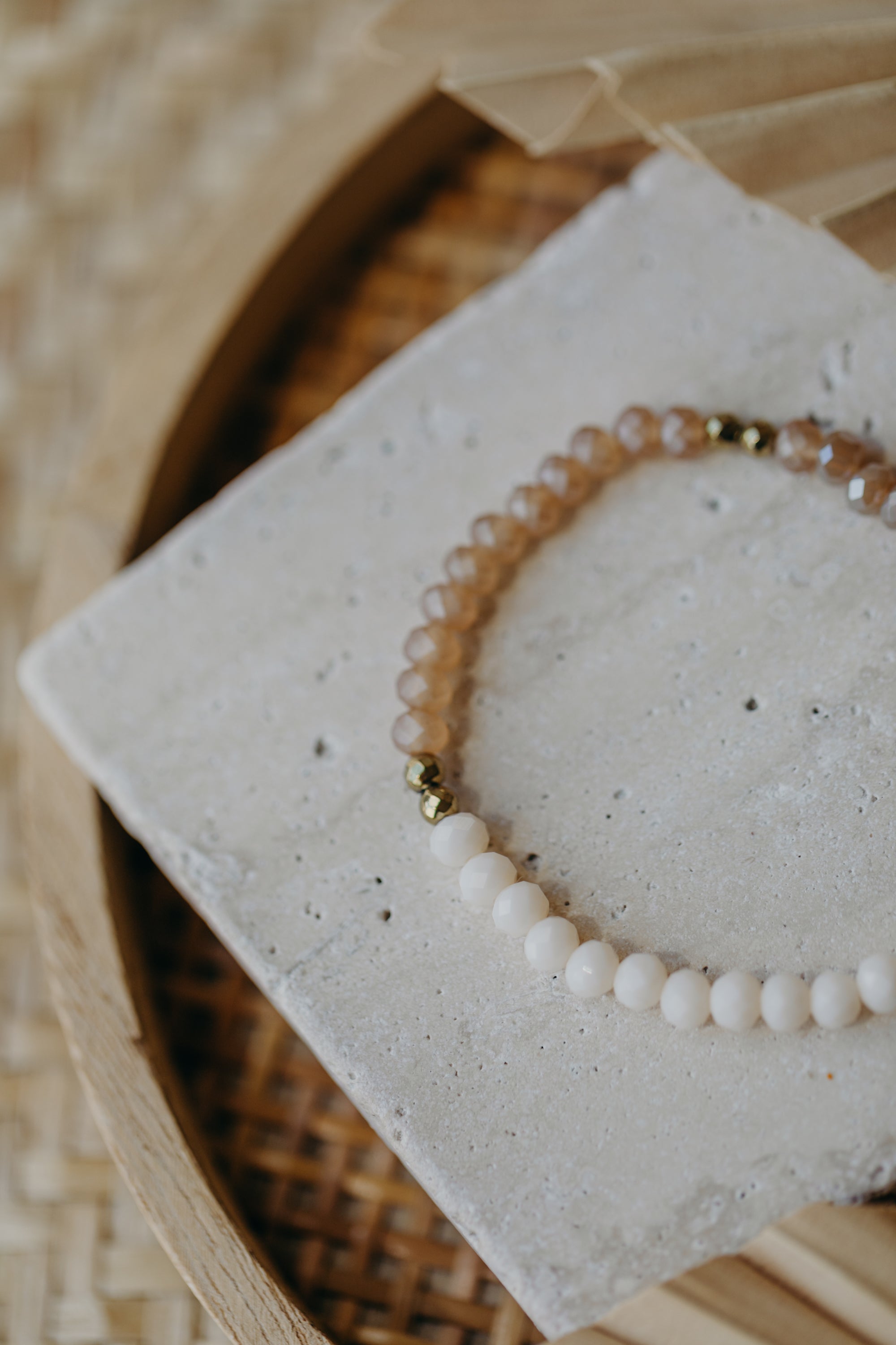 two-tone glass bead bracelet blue & cream
